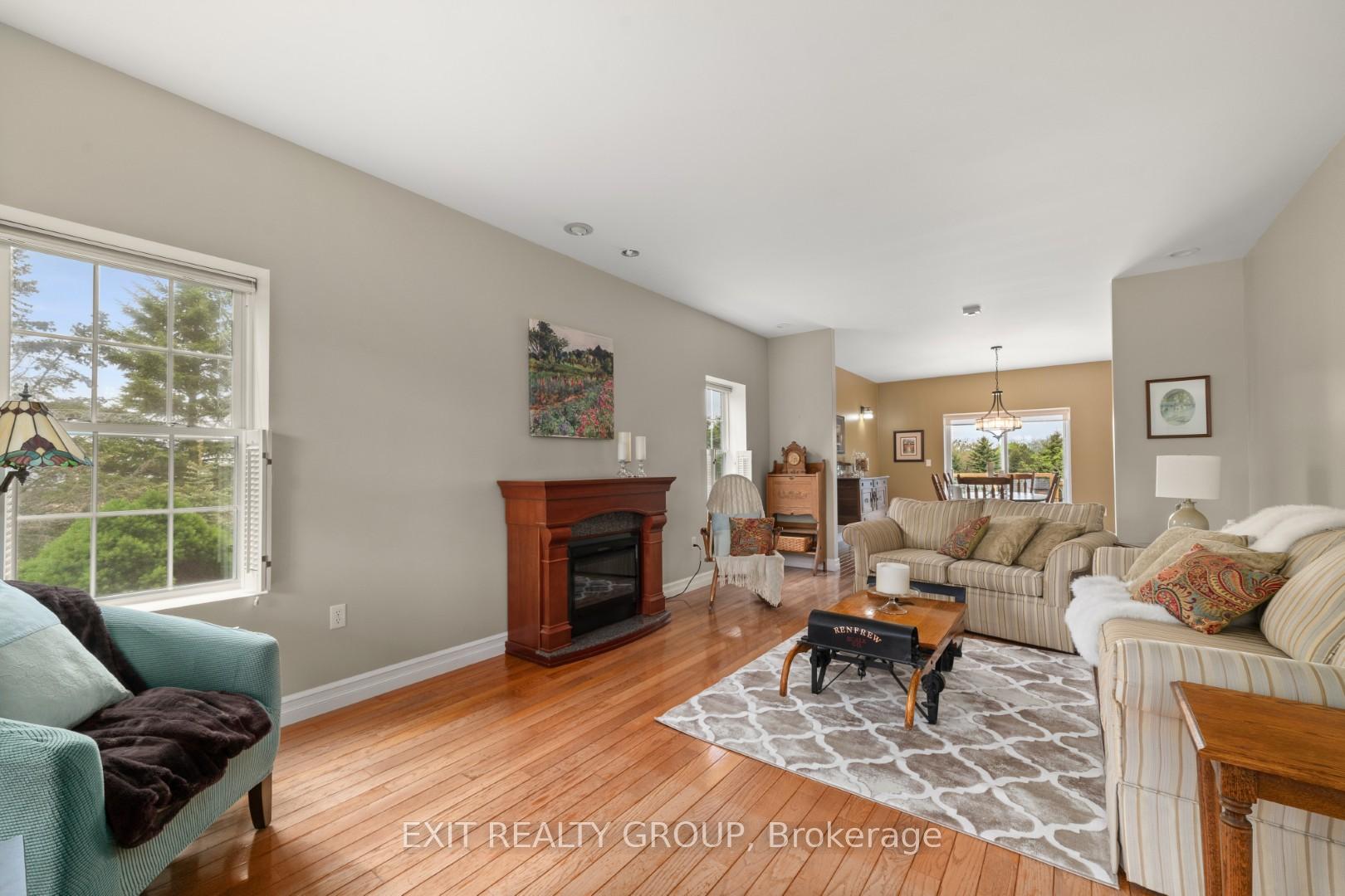Photo 14 of 830 Huycks Point Road, Prince Edward County, Wellington — HOMEH