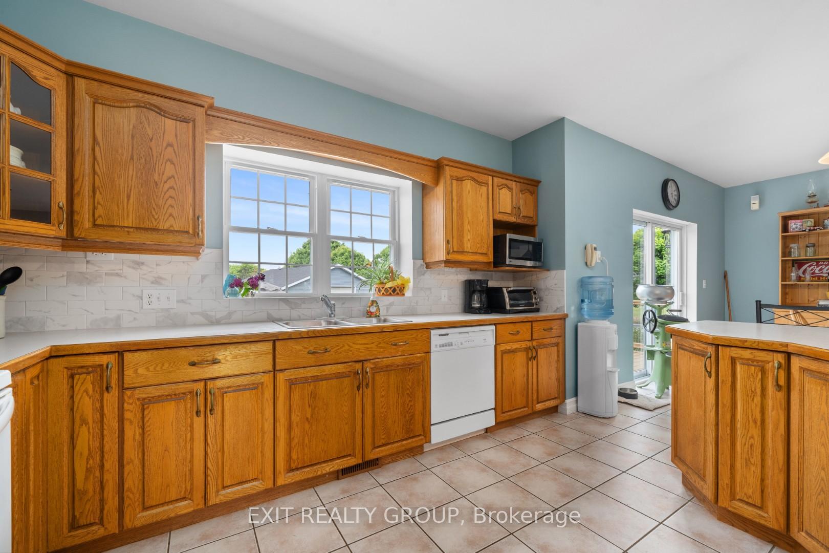 Photo 16 of 830 Huycks Point Road, Prince Edward County, Wellington — HOMEH