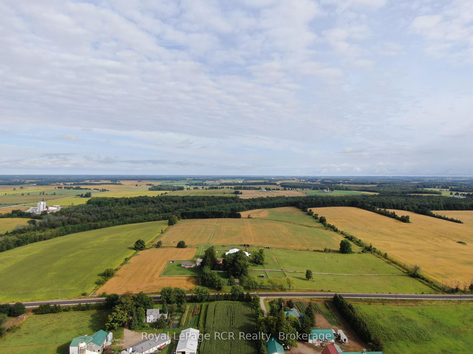 Photo 2 of 40560 Howick-Turnberry Line, Morris Turnberry, Turnberry — HOMEH