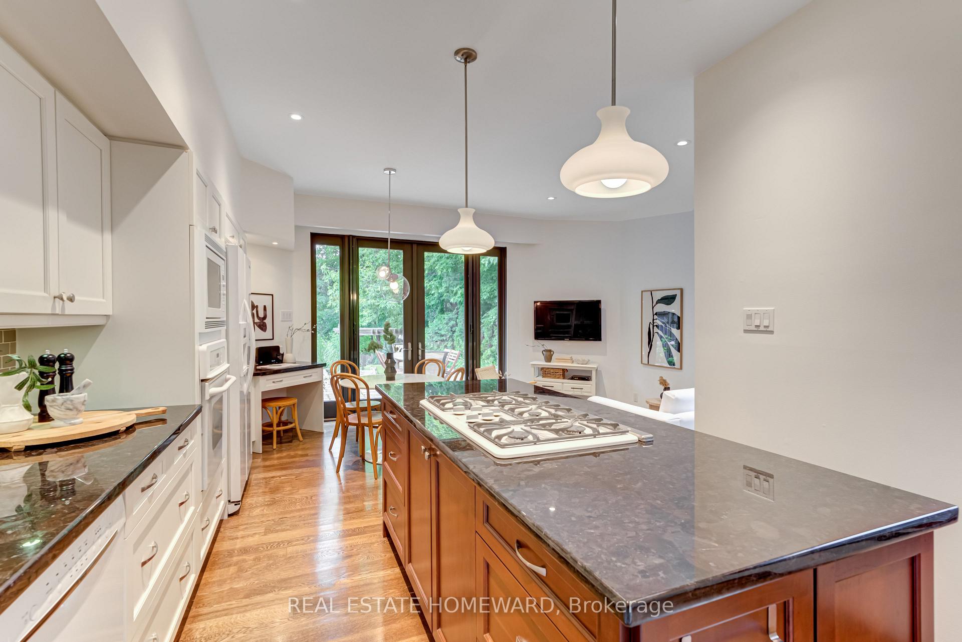 Photo 3 of 334 Keewatin Avenue, Toronto, Mount Pleasant East — HOMEH
