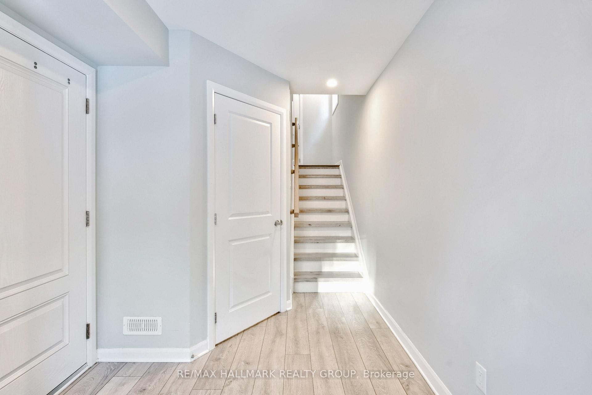 Photo 3 of 507 Clemency Crescent, Ottawa, Barrhaven - Heritage Park — HOMEH