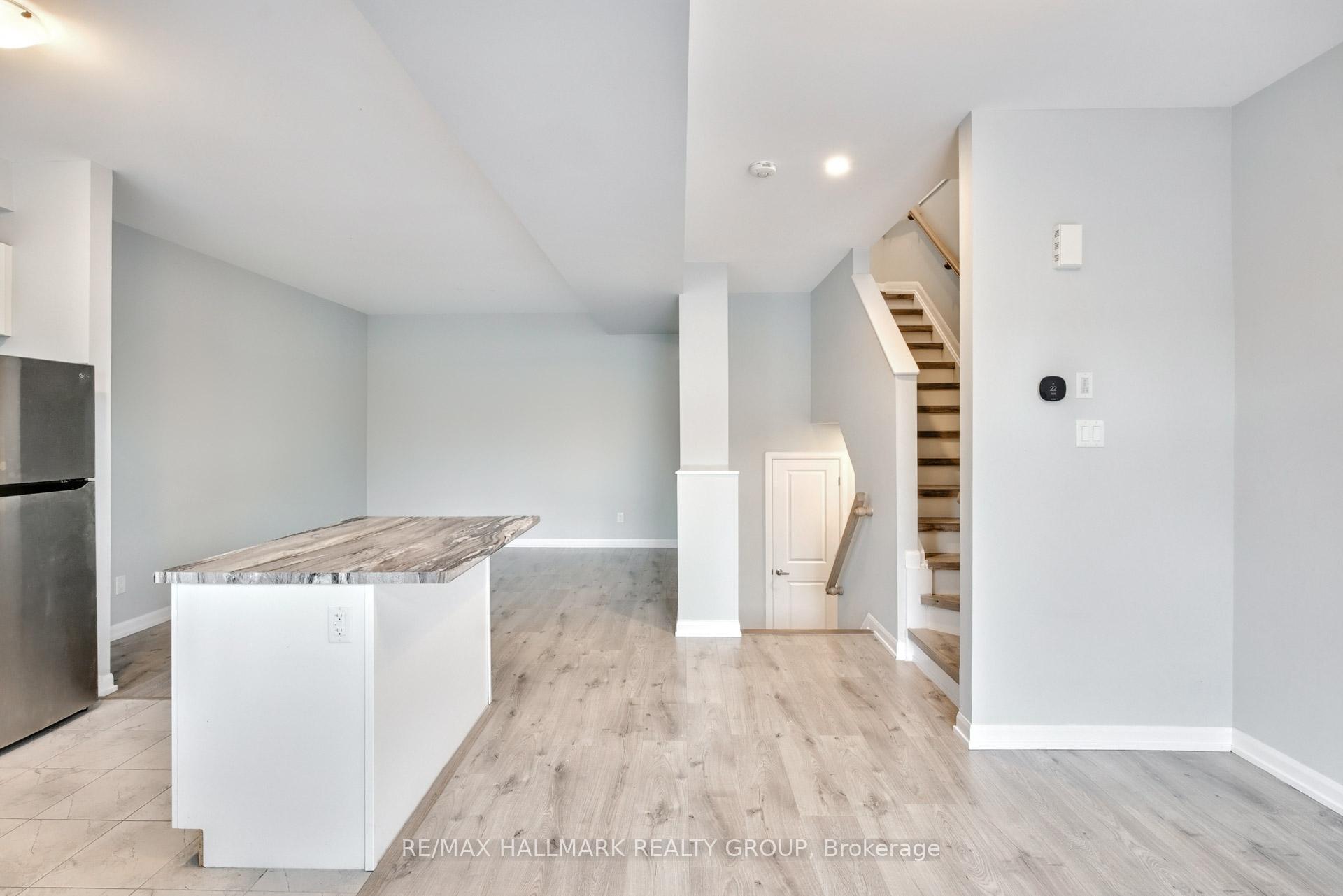 Photo 15 of 507 Clemency Crescent, Ottawa, Barrhaven - Heritage Park — HOMEH