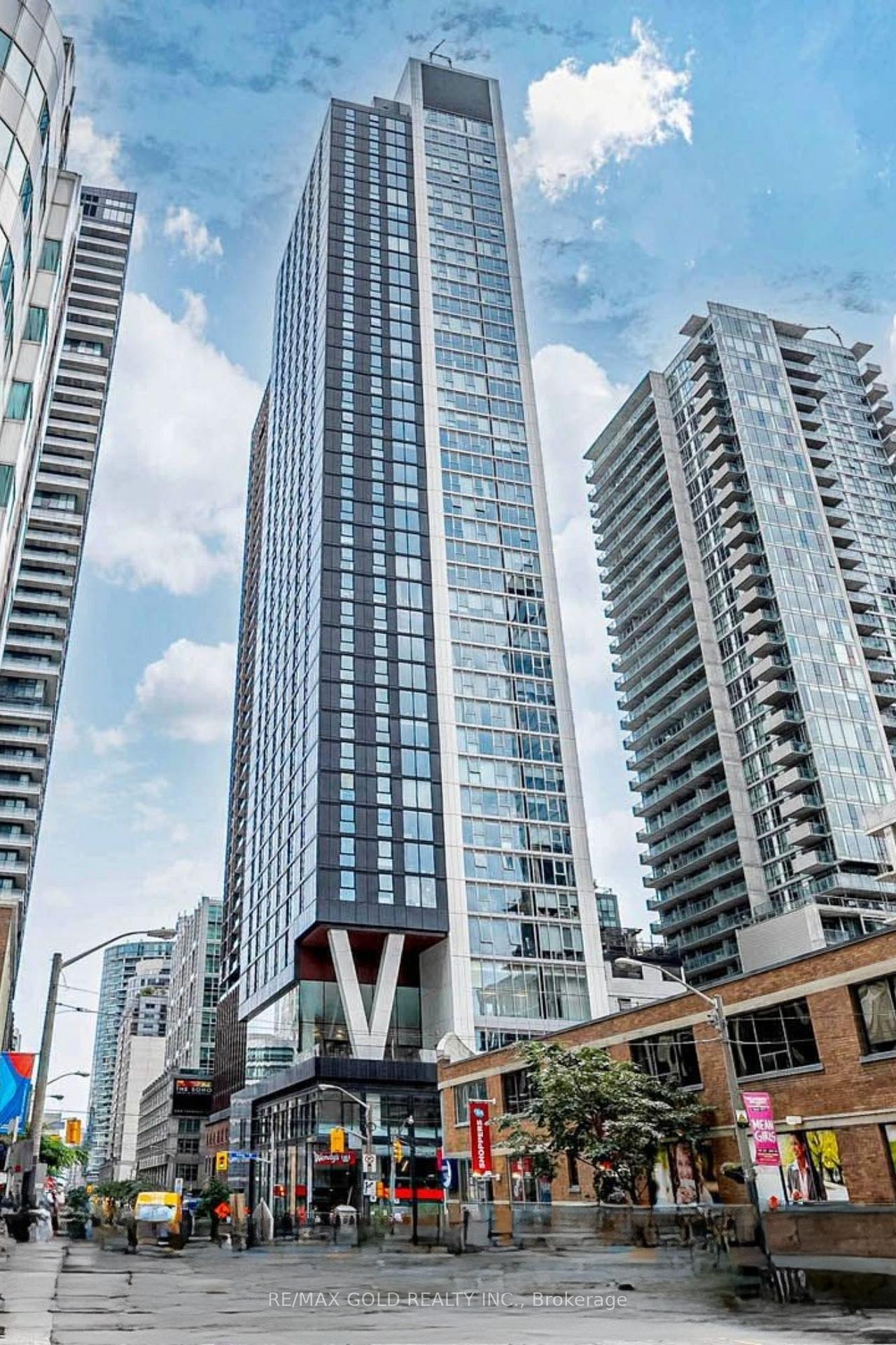 Front of Unit 1708, 357 King Street W