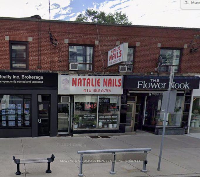 Front of Unit 2, 1731 Bayview Avenue