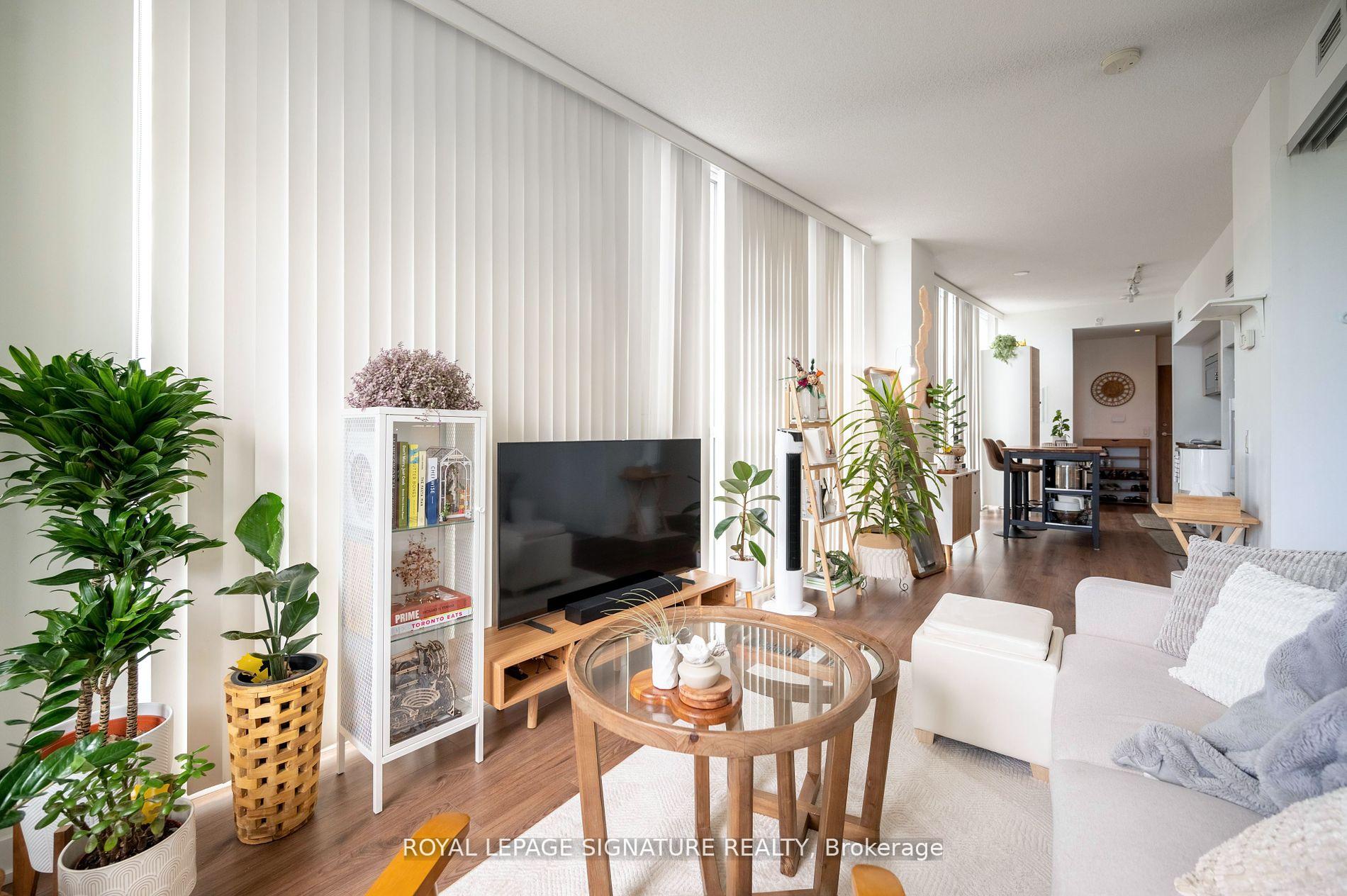 Photo 2 of Unit 607, 75 Queens Wharf Road, Toronto, Waterfront Communities — HOMEH