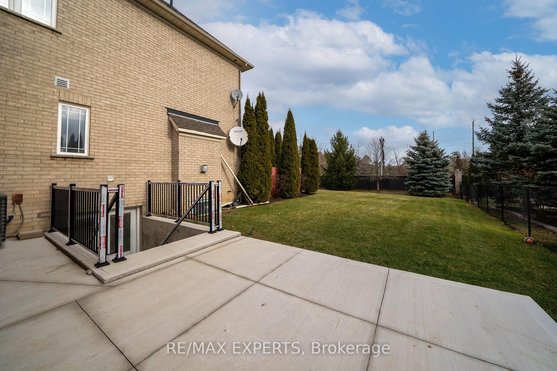 Photo 6 of Unit #BSMT, 15 Greystone Gate, Vaughan, Rural Vaughan — HOMEH