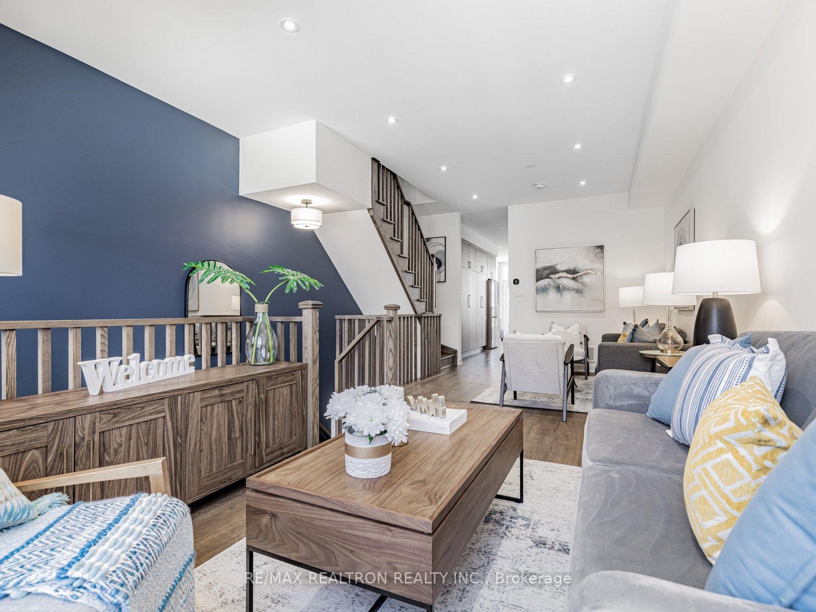 Photo 5 of 109 Green Gardens Boulevard, Toronto, Englemount-Lawrence — HOMEH