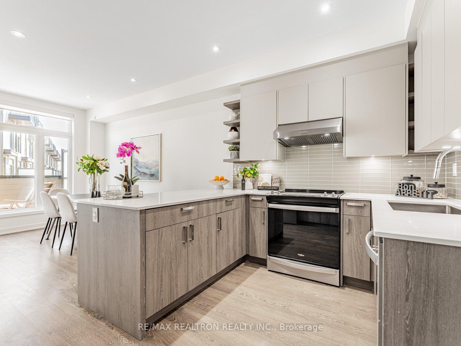 Photo 8 of 109 Green Gardens Boulevard, Toronto, Englemount-Lawrence — HOMEH