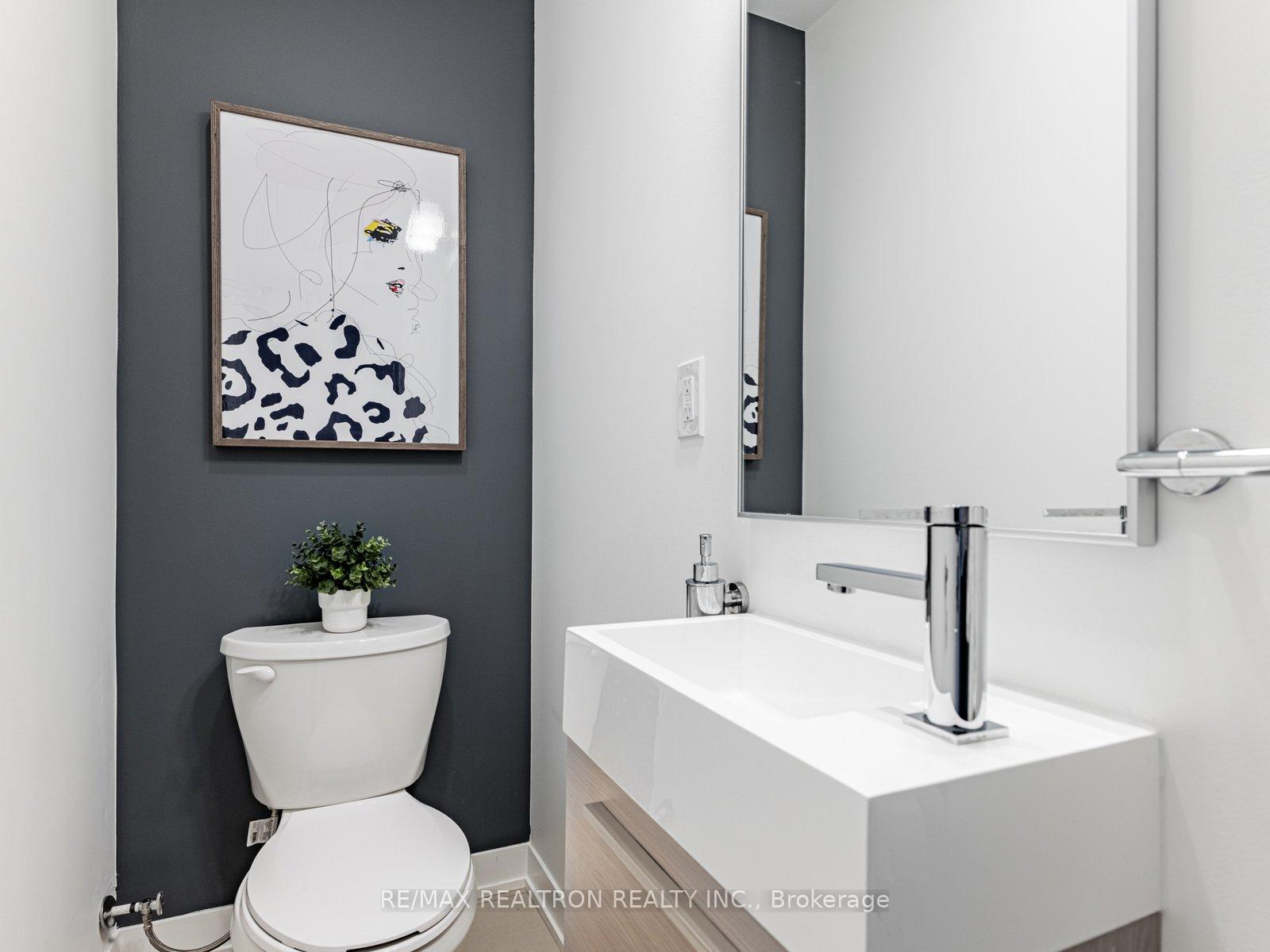 Photo 6 of 109 Green Gardens Boulevard, Toronto, Englemount-Lawrence — HOMEH