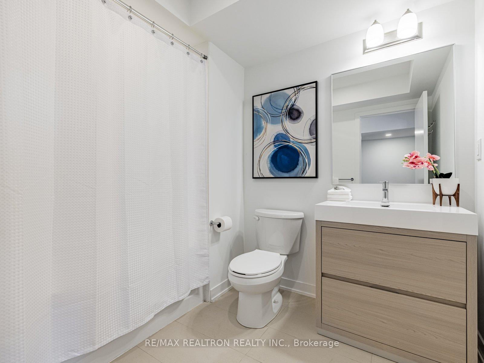 Photo 20 of 109 Green Gardens Boulevard, Toronto, Englemount-Lawrence — HOMEH