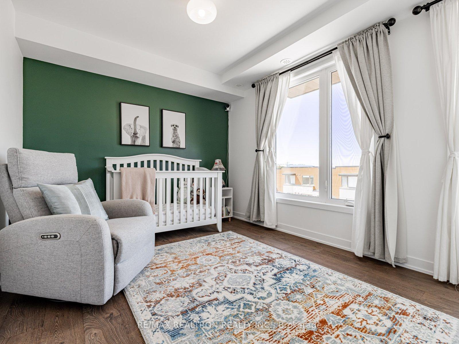 Photo 18 of 109 Green Gardens Boulevard, Toronto, Englemount-Lawrence — HOMEH