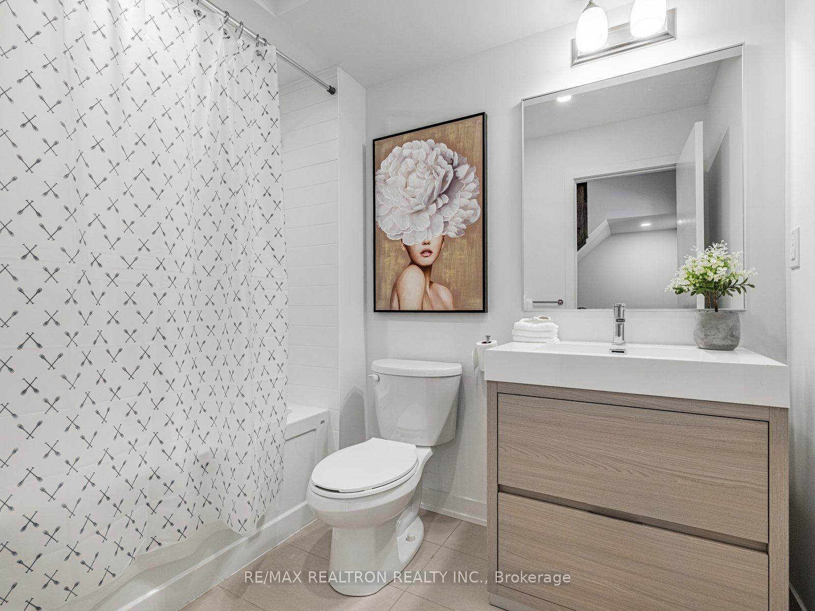 Photo 16 of 109 Green Gardens Boulevard, Toronto, Englemount-Lawrence — HOMEH