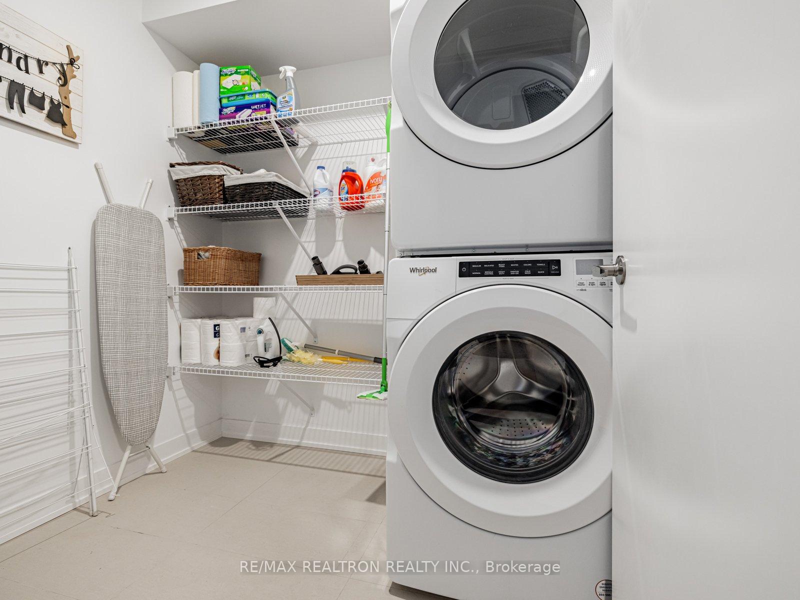 Photo 12 of 109 Green Gardens Boulevard, Toronto, Englemount-Lawrence — HOMEH
