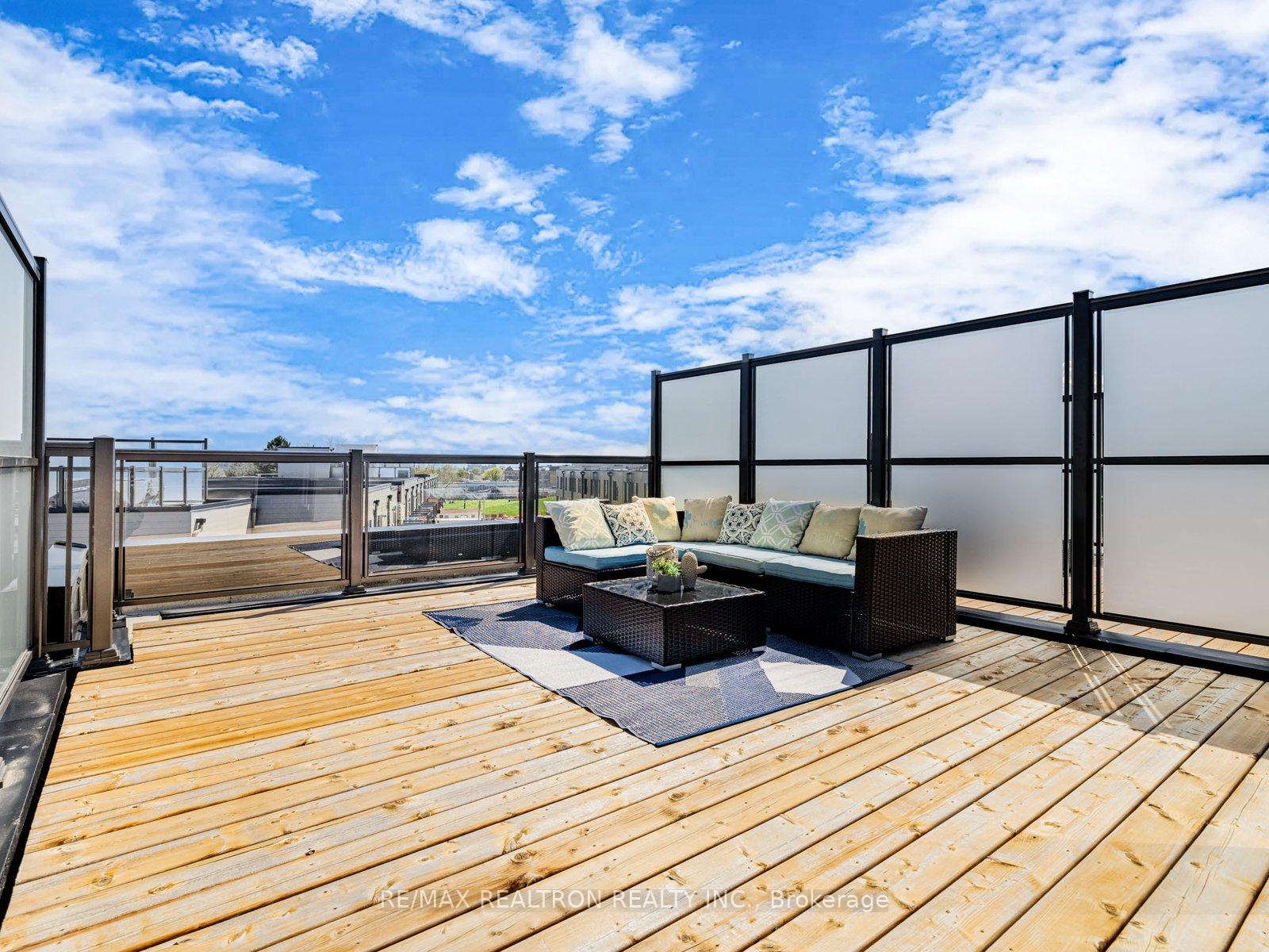 Photo 28 of 109 Green Gardens Boulevard, Toronto, Englemount-Lawrence — HOMEH