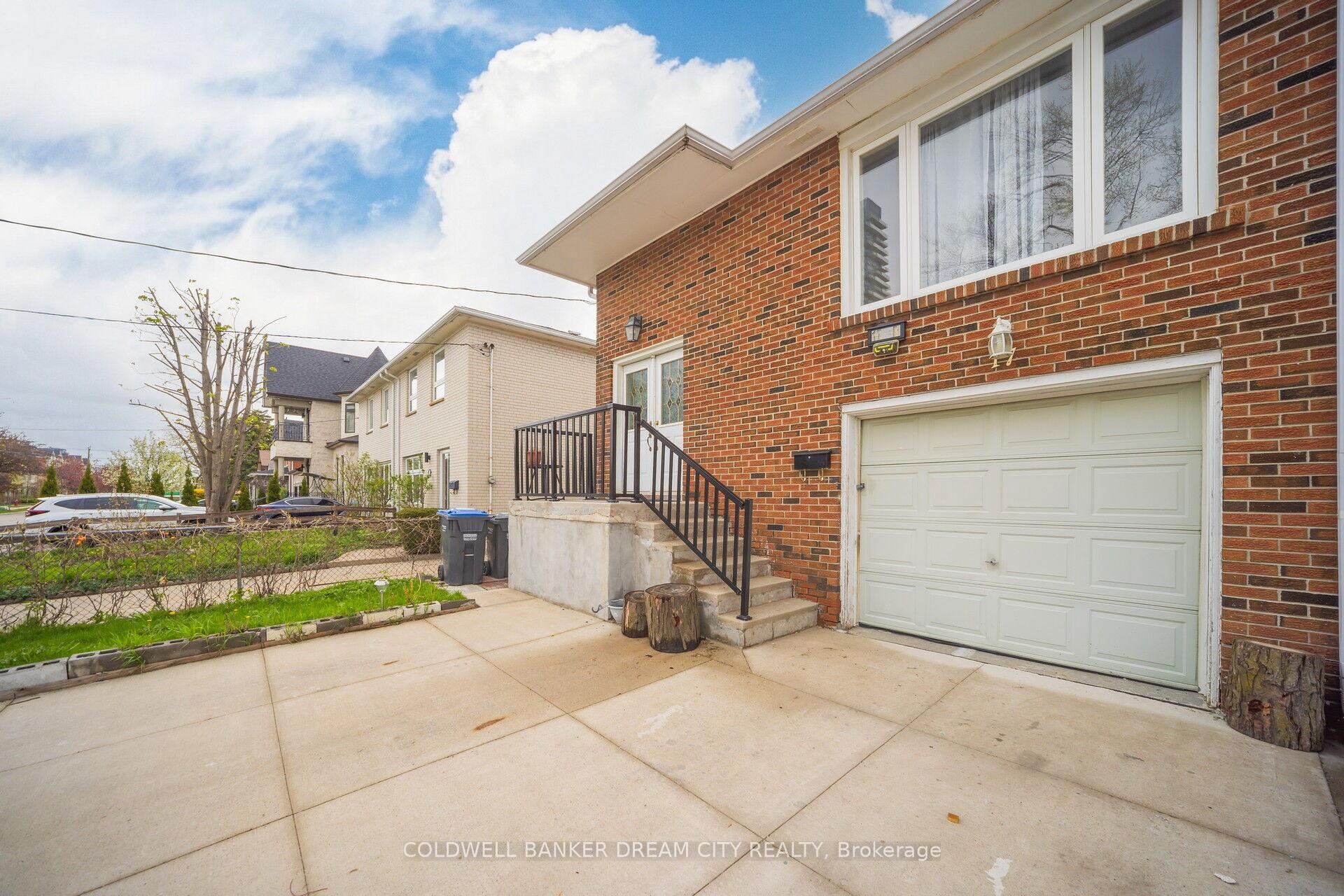 Photo 6 of B - 17 Hillcrest Avenue, Brampton, Queen Street Corridor — HOMEH