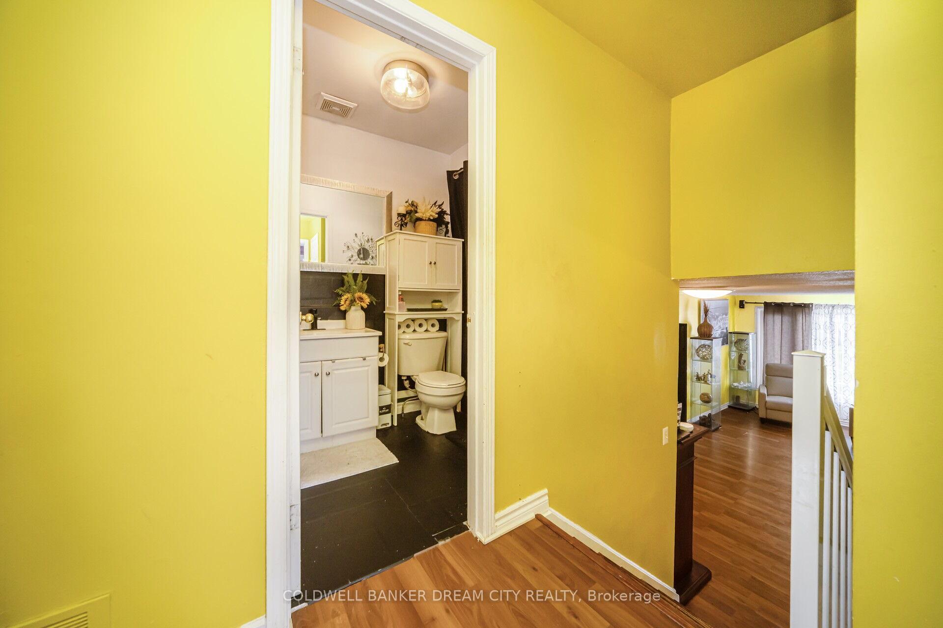 Photo 24 of B - 17 Hillcrest Avenue, Brampton, Queen Street Corridor — HOMEH