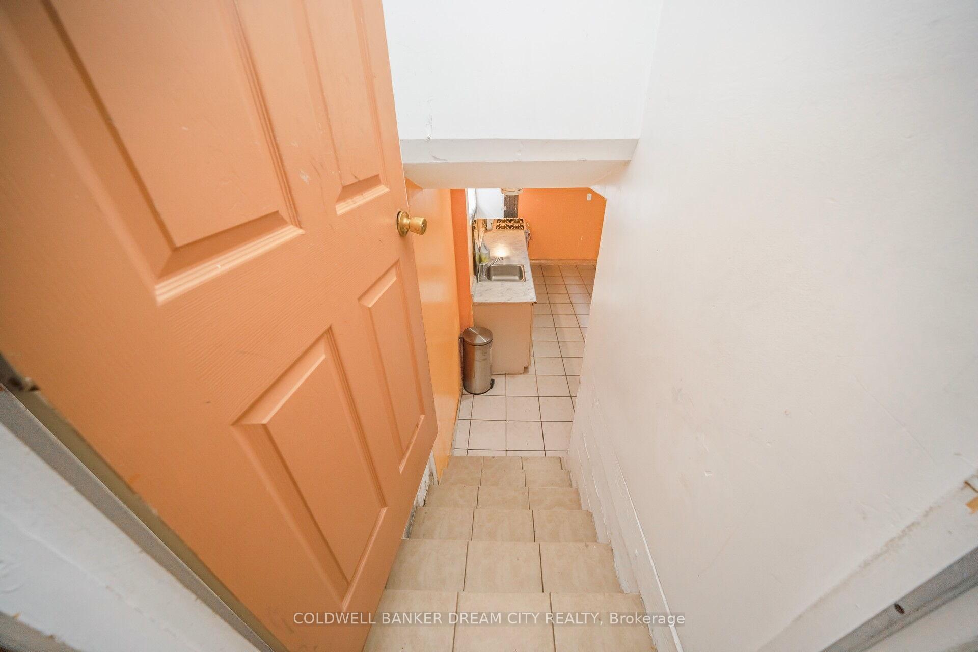 Photo 41 of B - 17 Hillcrest Avenue, Brampton, Queen Street Corridor — HOMEH