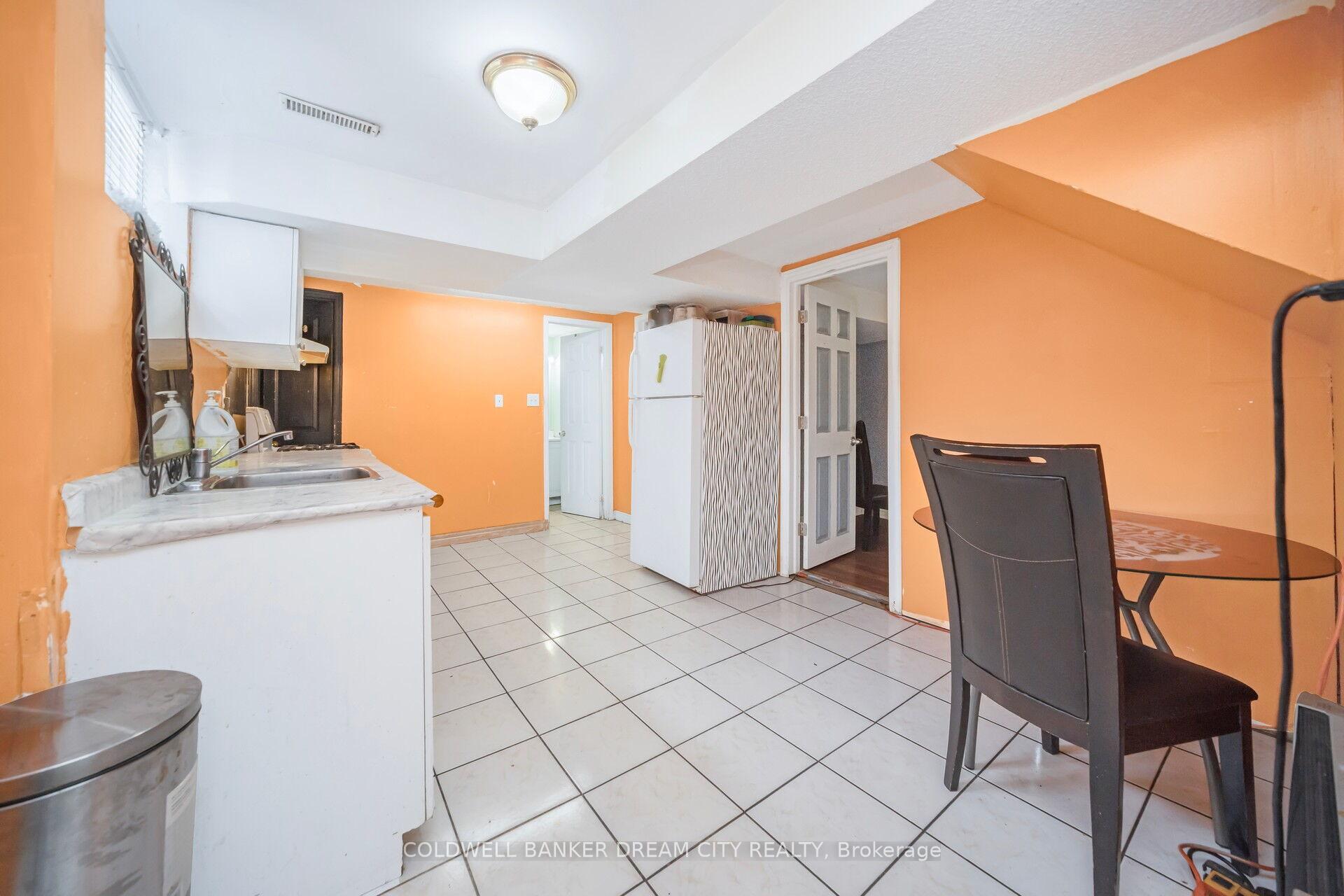 Photo 39 of B - 17 Hillcrest Avenue, Brampton, Queen Street Corridor — HOMEH