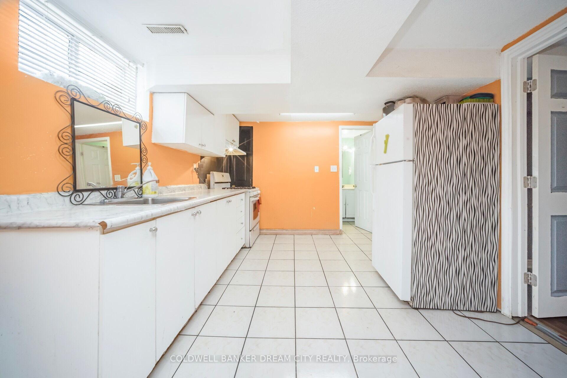 Photo 42 of B - 17 Hillcrest Avenue, Brampton, Queen Street Corridor — HOMEH