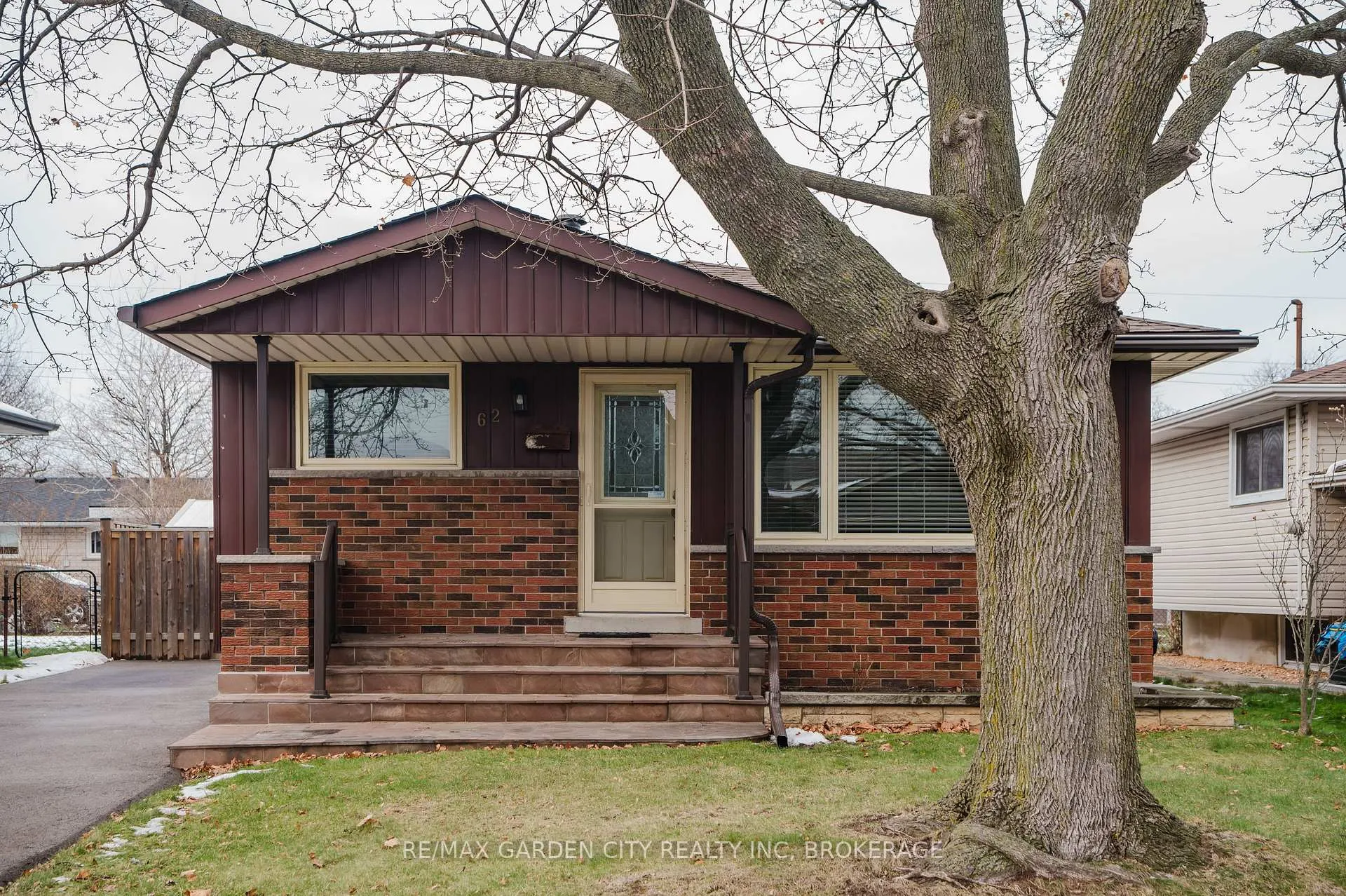 Photo 6 of 62 Loyalist Drive, Hamilton, Corman — HOMEH
