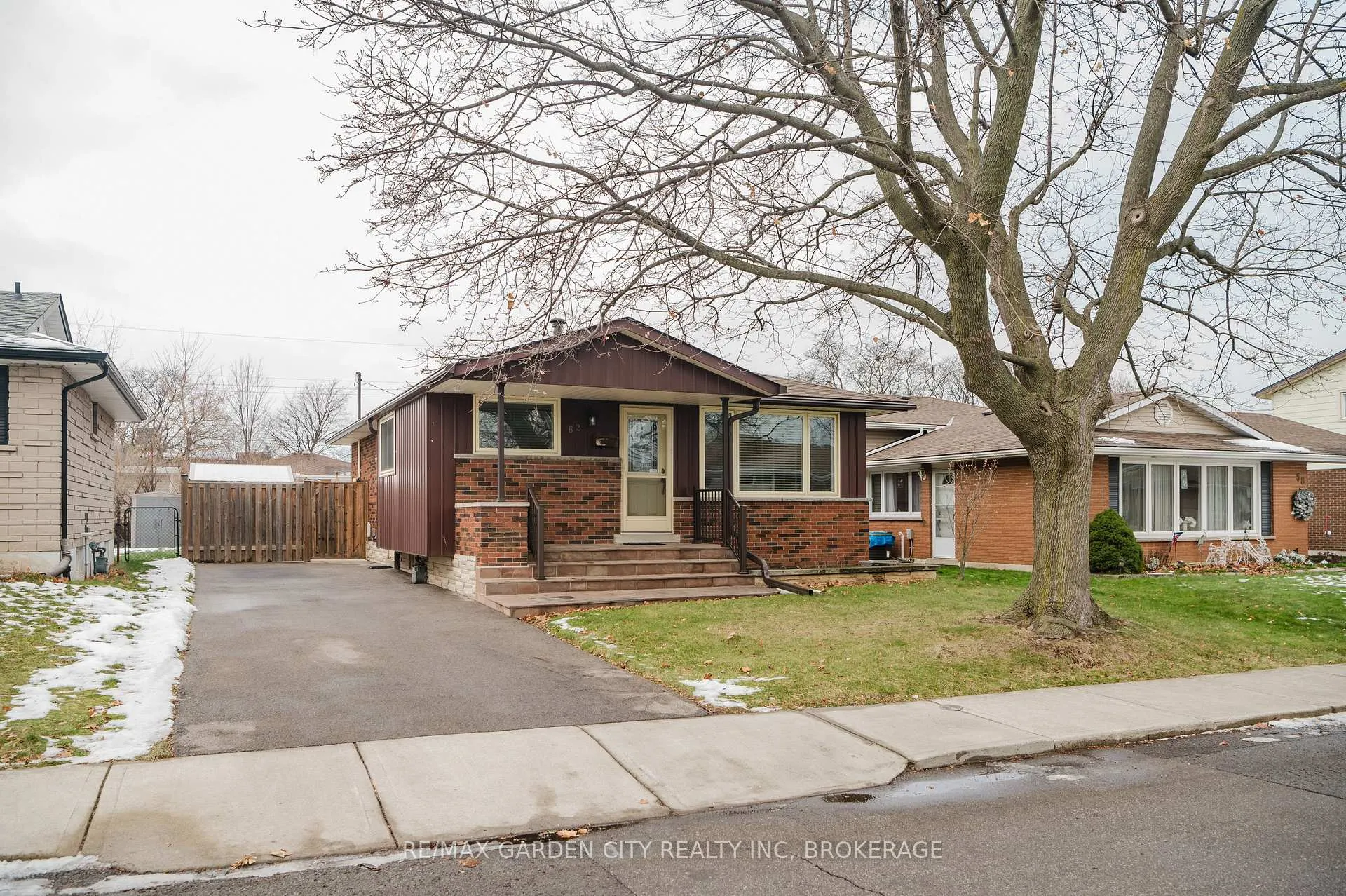 Photo 12 of 62 Loyalist Drive, Hamilton, Corman — HOMEH