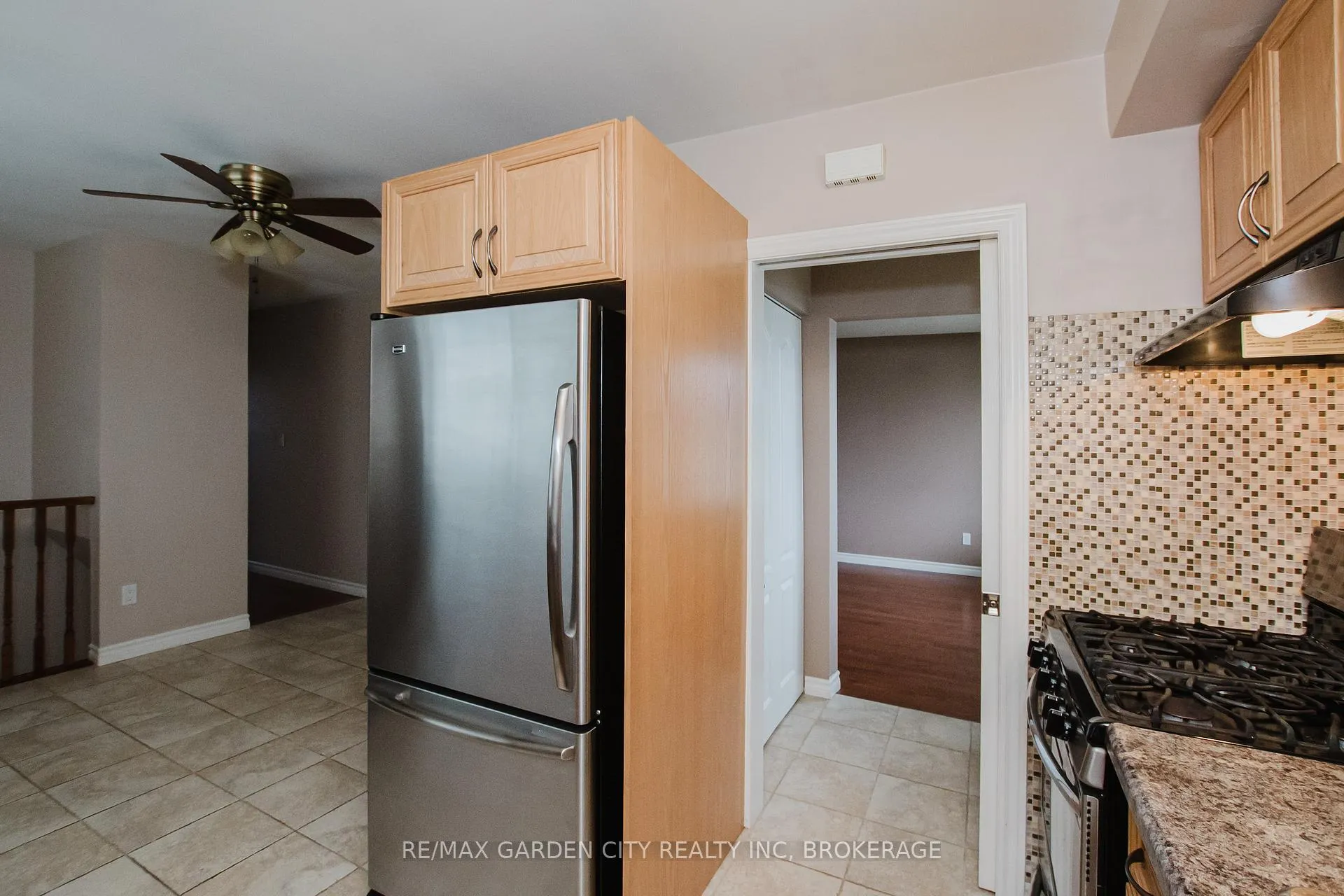 Photo 29 of 62 Loyalist Drive, Hamilton, Corman — HOMEH