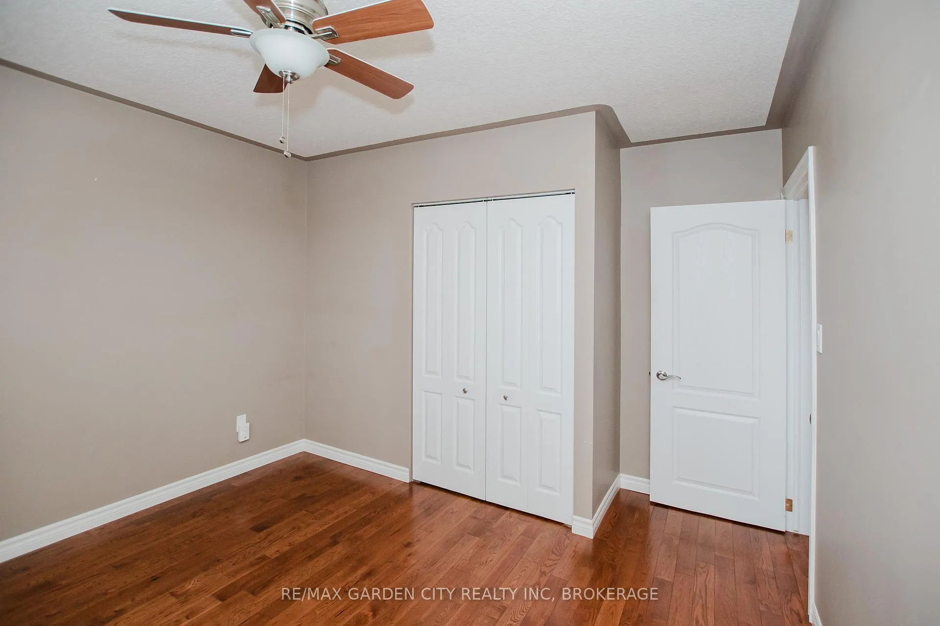 Photo 61 of 62 Loyalist Drive, Hamilton, Corman — HOMEH