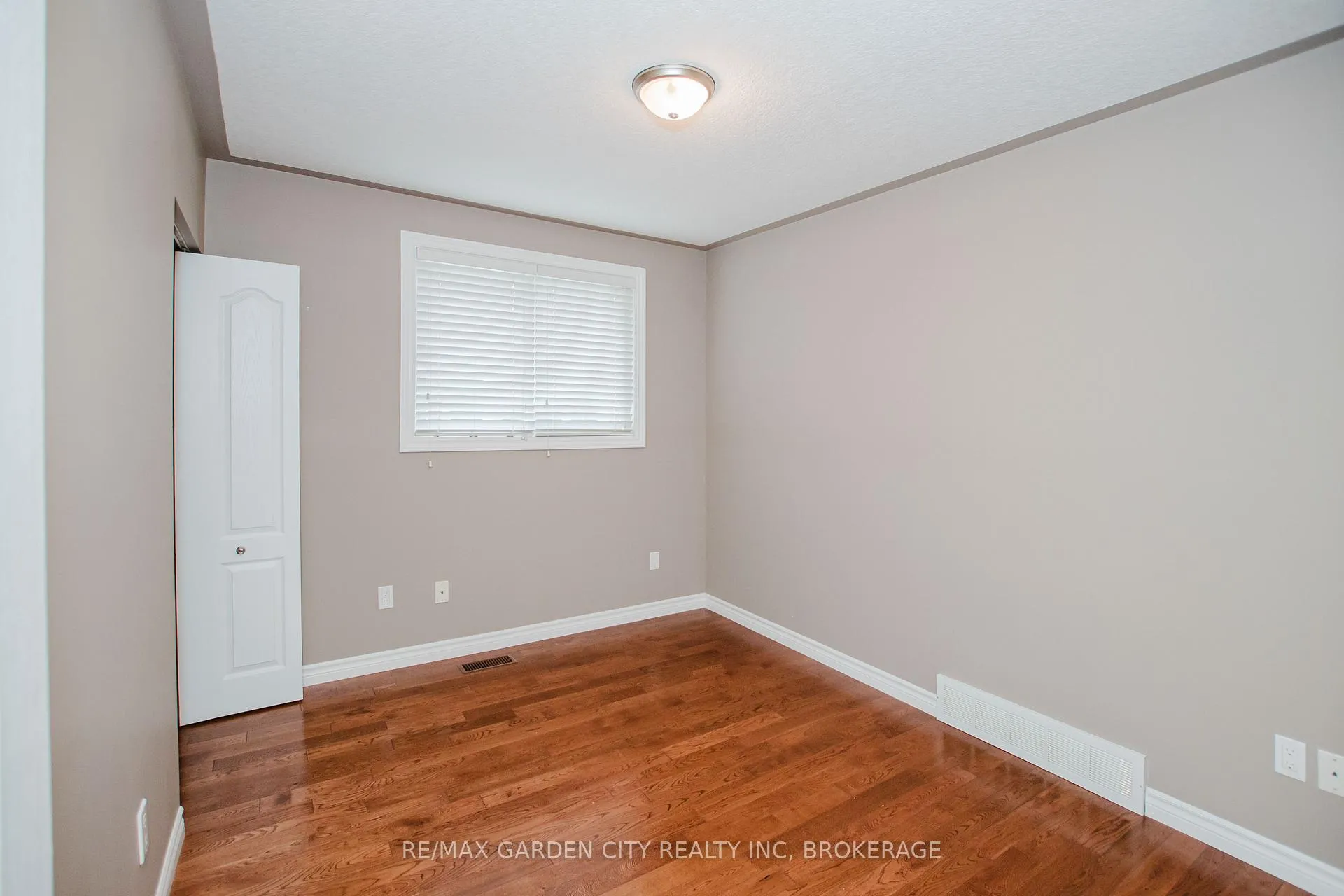 Photo 72 of 62 Loyalist Drive, Hamilton, Corman — HOMEH