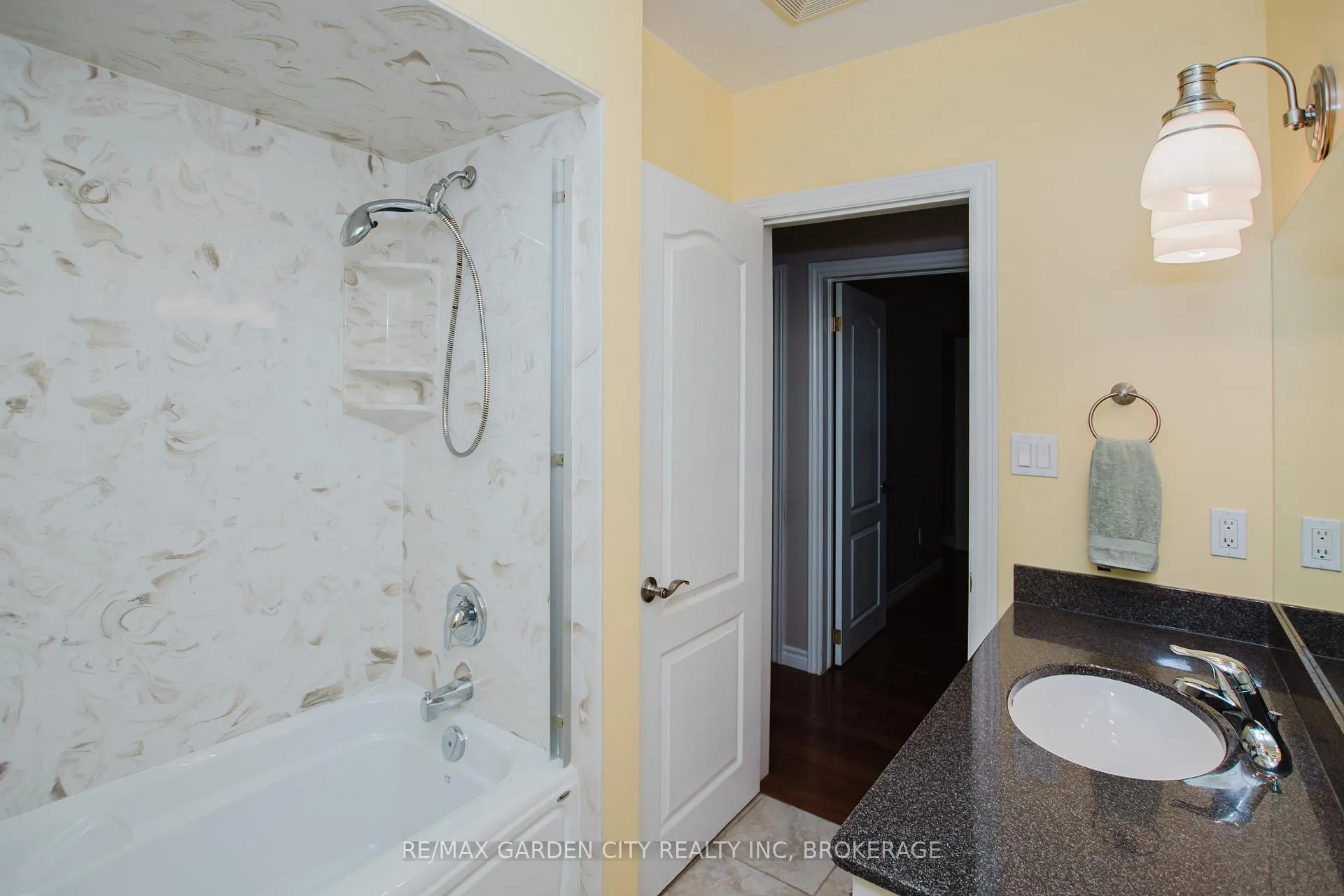 Photo 91 of 62 Loyalist Drive, Hamilton, Corman — HOMEH