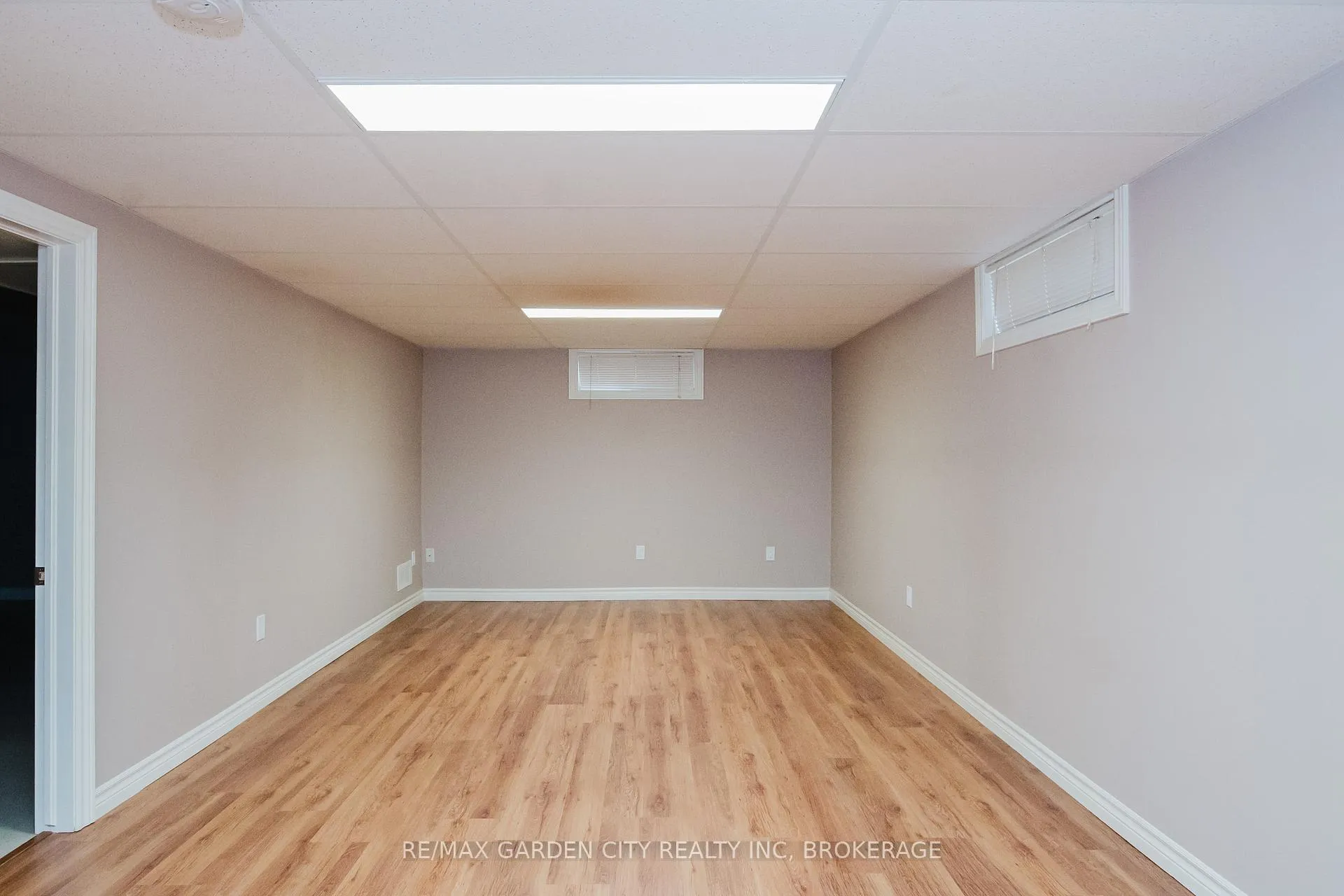 Photo 111 of 62 Loyalist Drive, Hamilton, Corman — HOMEH