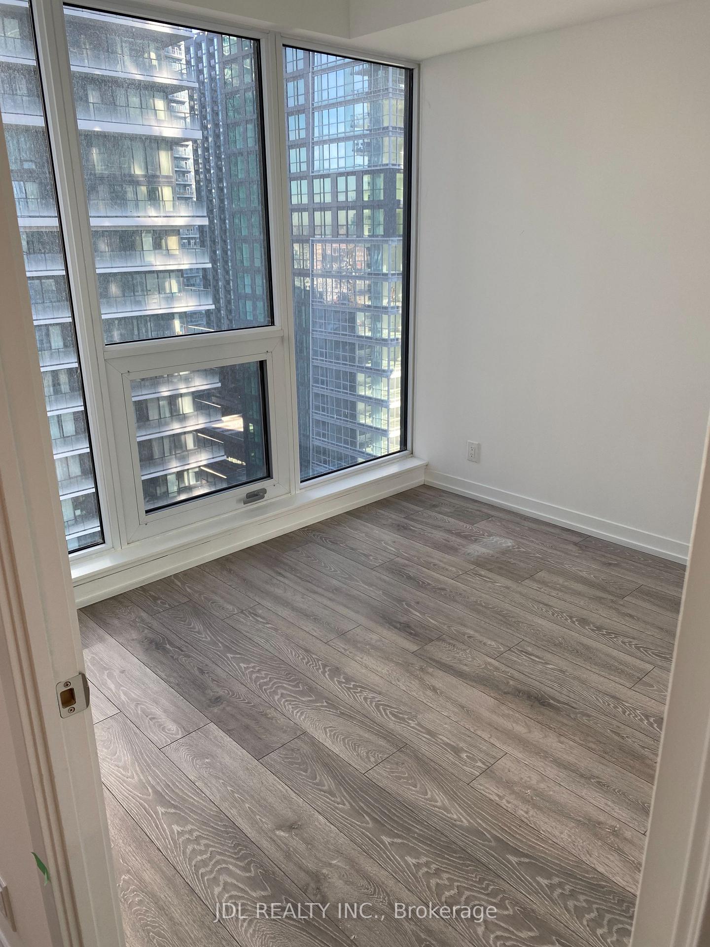 Photo 6 of Unit 3008, 55 Mercer Street, Toronto, Waterfront Communities — HOMEH