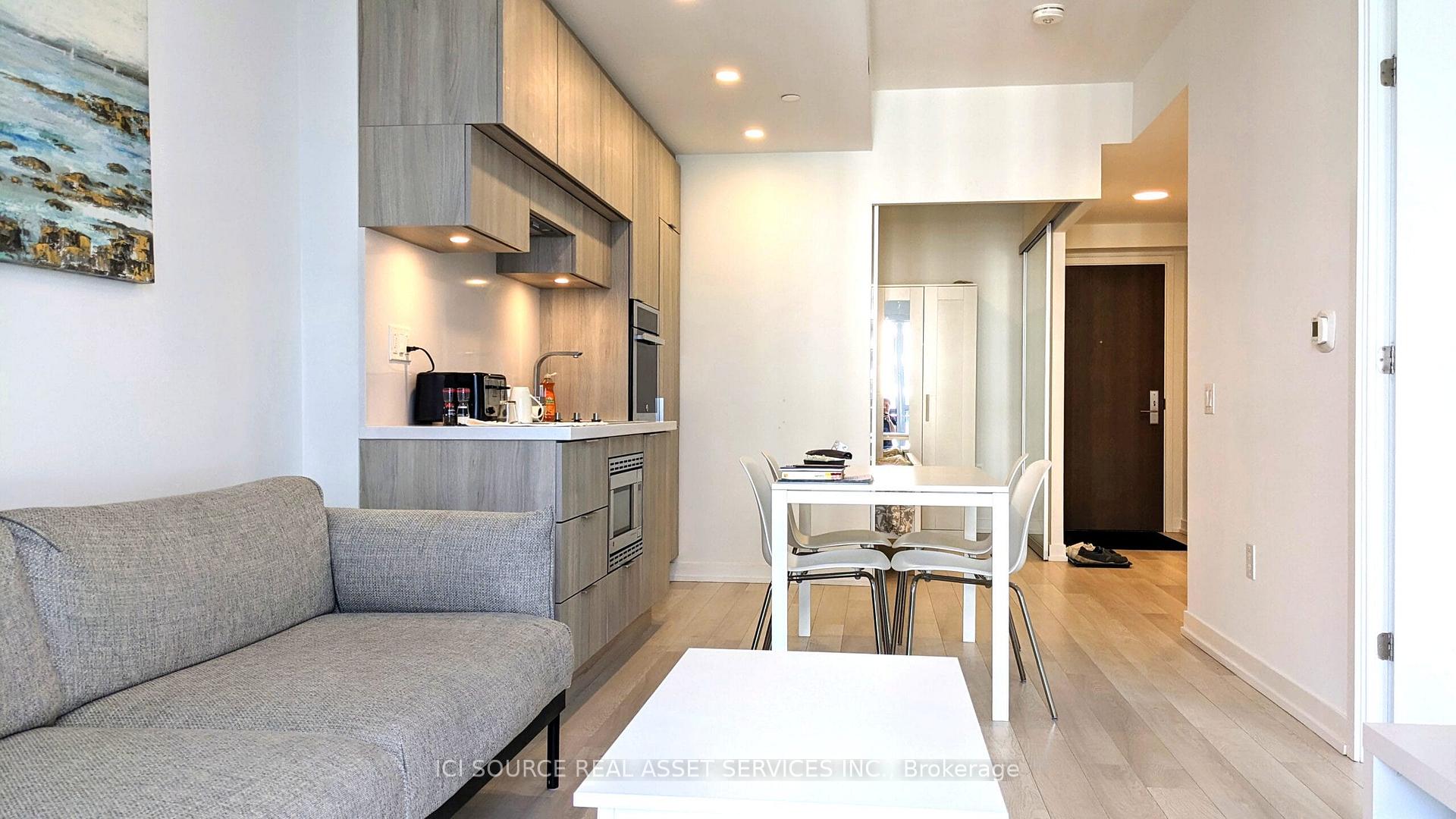 Photo 8 of Unit 3210, 39 Roehampton Avenue, Toronto, Mount Pleasant West — HOMEH