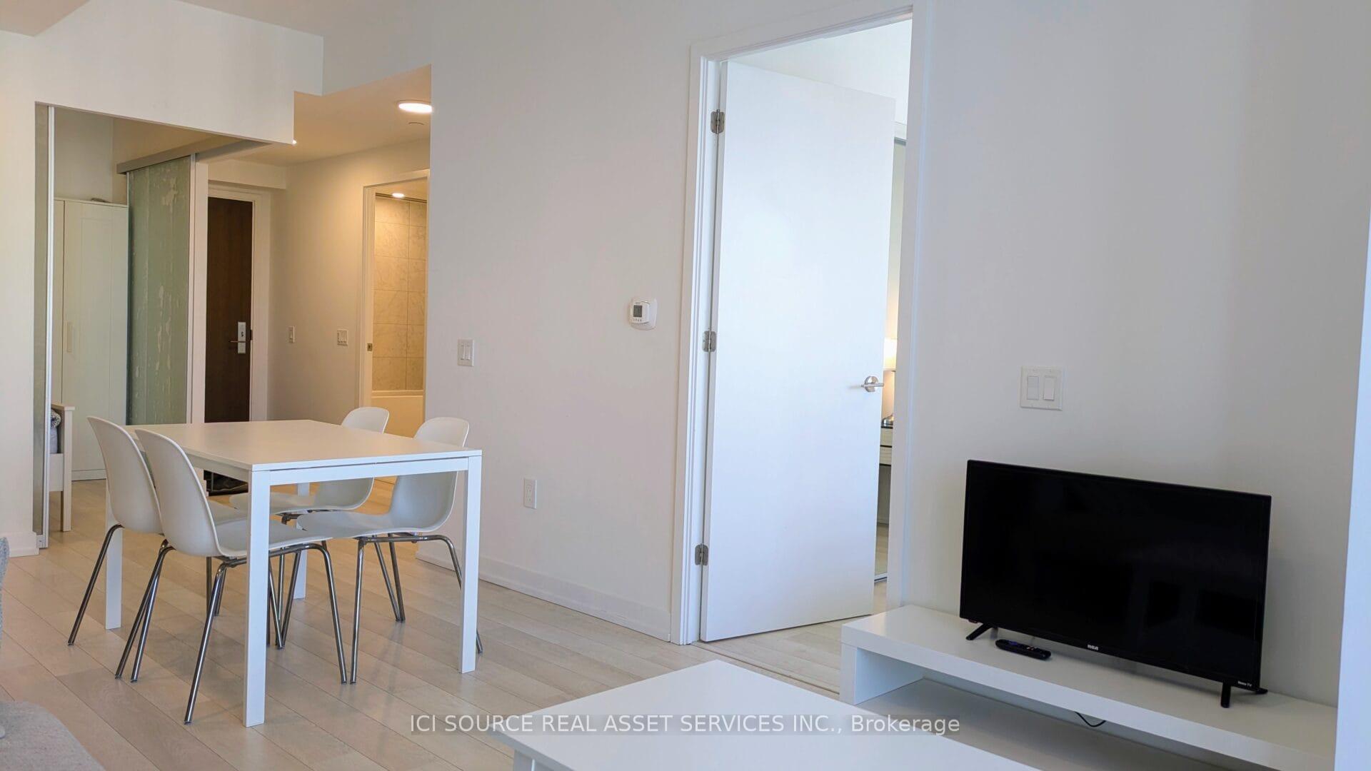 Photo 2 of Unit 3210, 39 Roehampton Avenue, Toronto, Mount Pleasant West — HOMEH