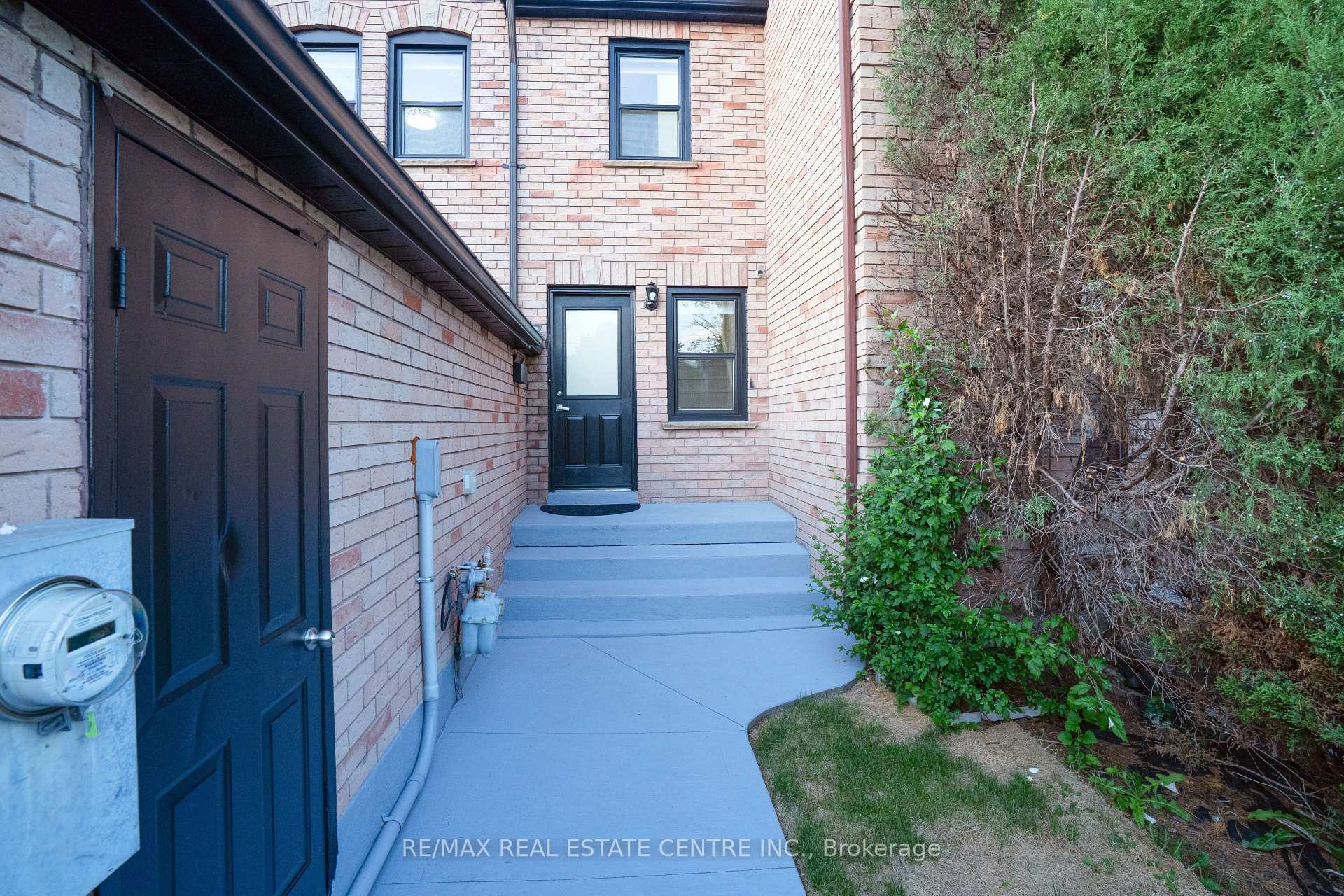 Photo 4 of 59 Cutters Crescent, Brampton, Fletcher's West — HOMEH