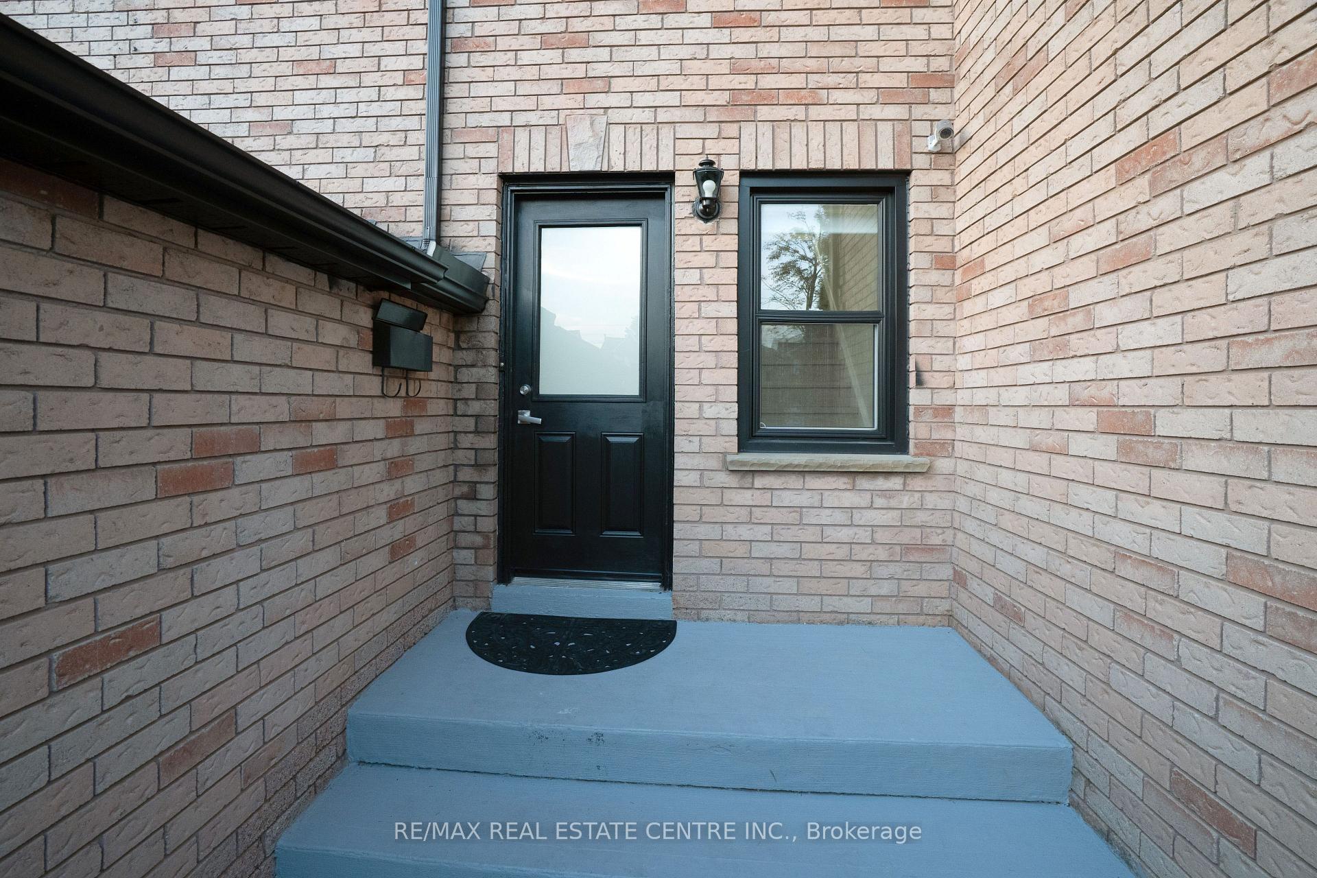 Photo 8 of 59 Cutters Crescent, Brampton, Fletcher's West — HOMEH