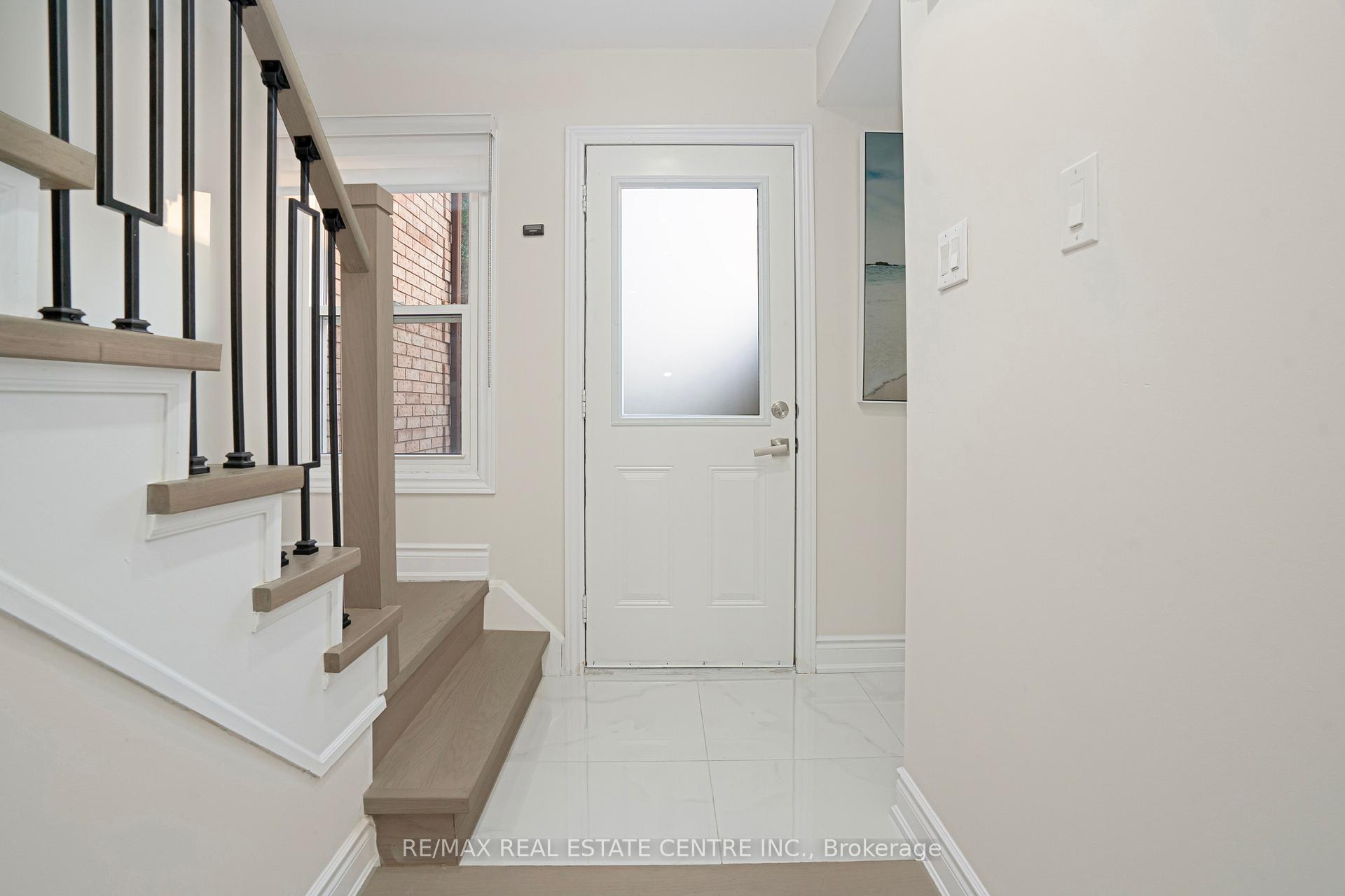 Photo 5 of 59 Cutters Crescent, Brampton, Fletcher's West — HOMEH