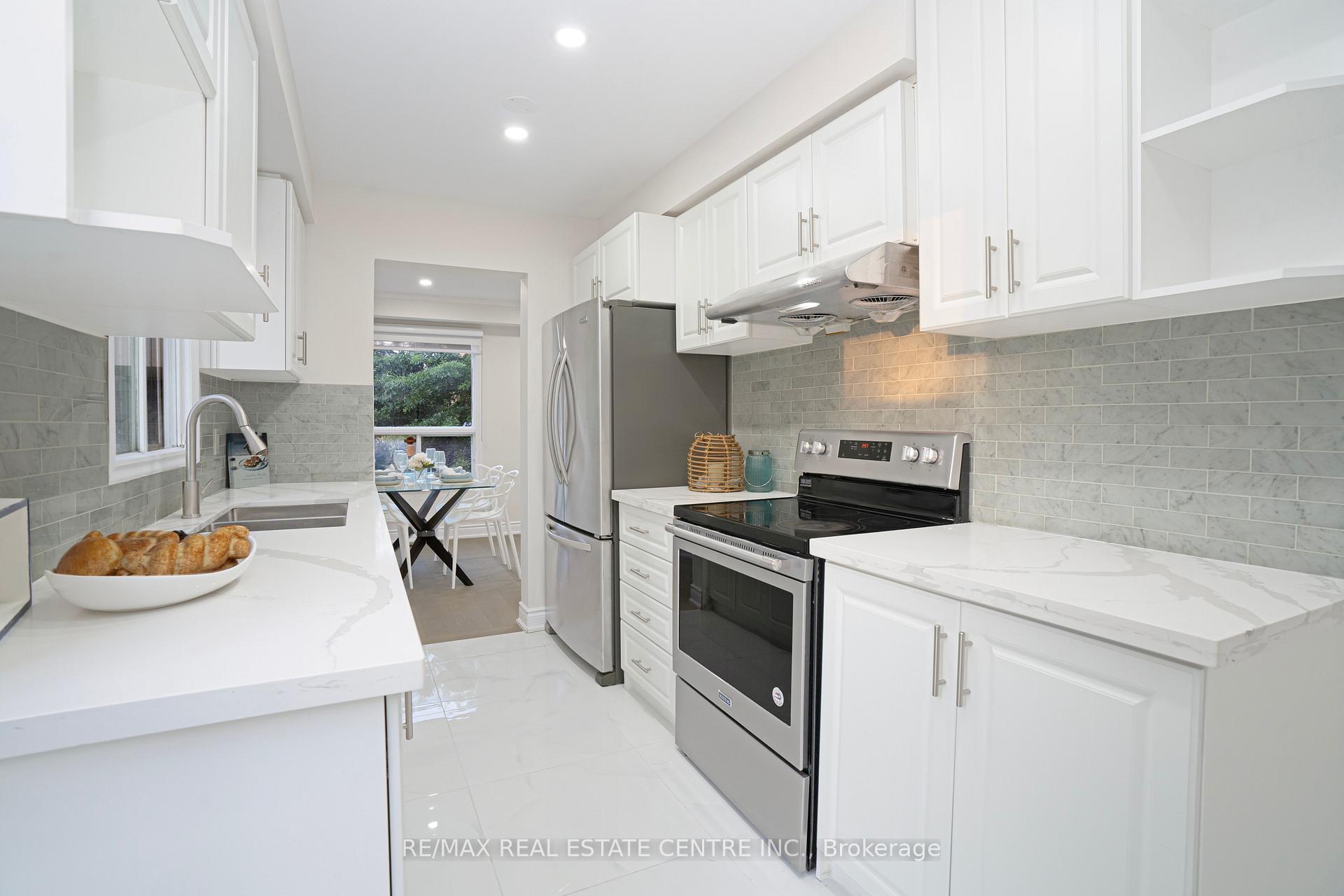 Photo 17 of 59 Cutters Crescent, Brampton, Fletcher's West — HOMEH