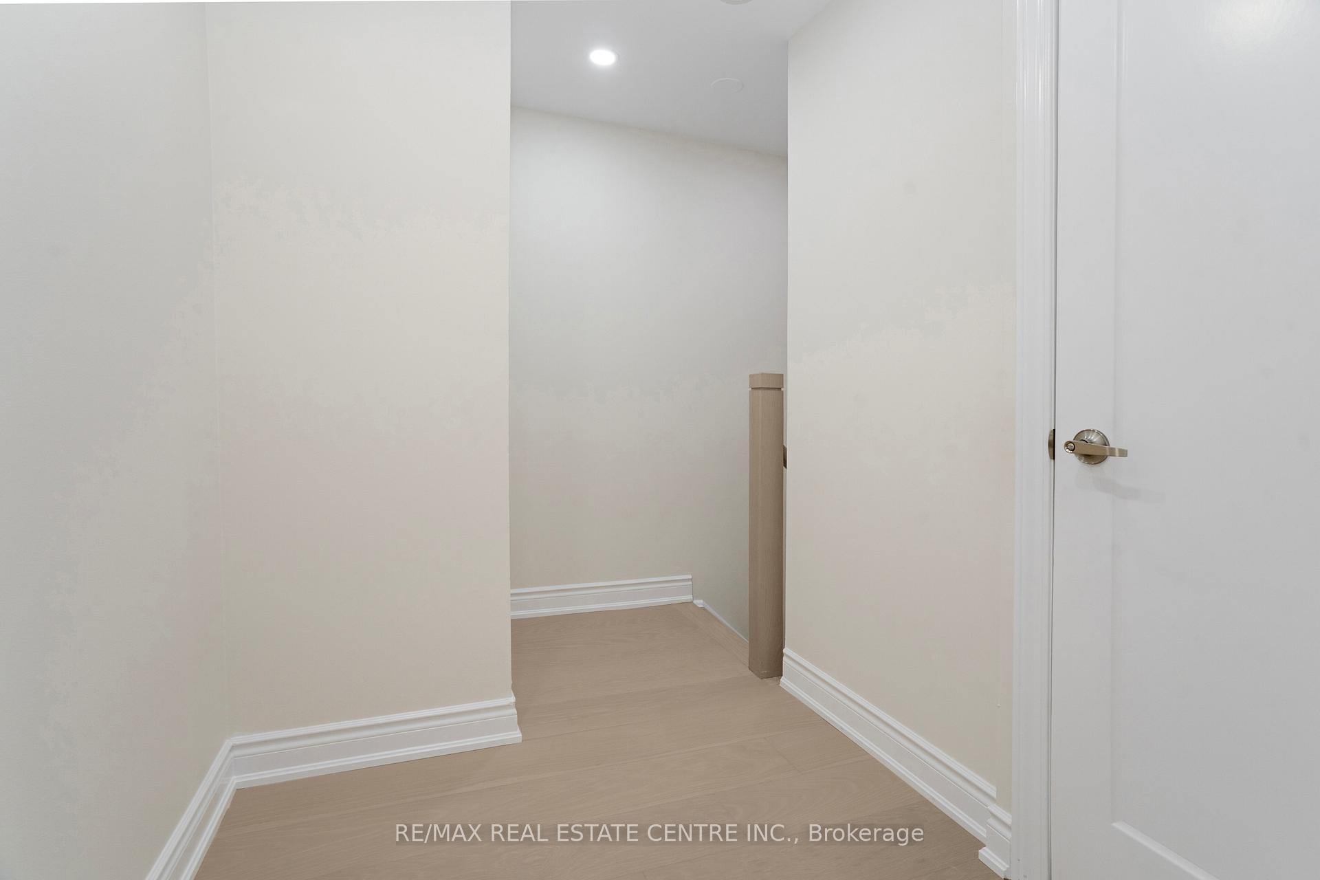 Photo 33 of 59 Cutters Crescent, Brampton, Fletcher's West — HOMEH