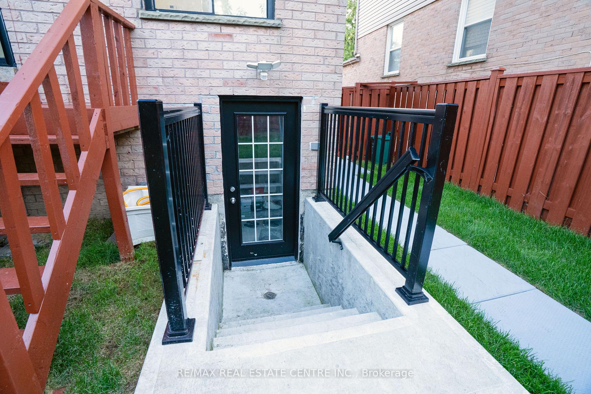 Photo 40 of 59 Cutters Crescent, Brampton, Fletcher's West — HOMEH