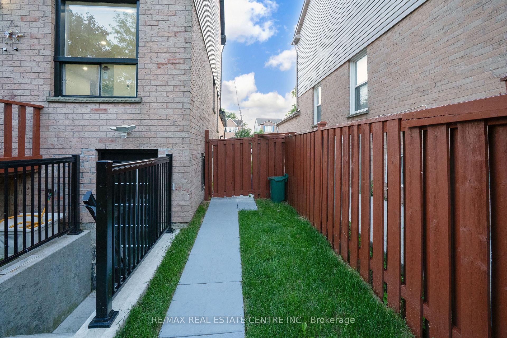 Photo 42 of 59 Cutters Crescent, Brampton, Fletcher's West — HOMEH