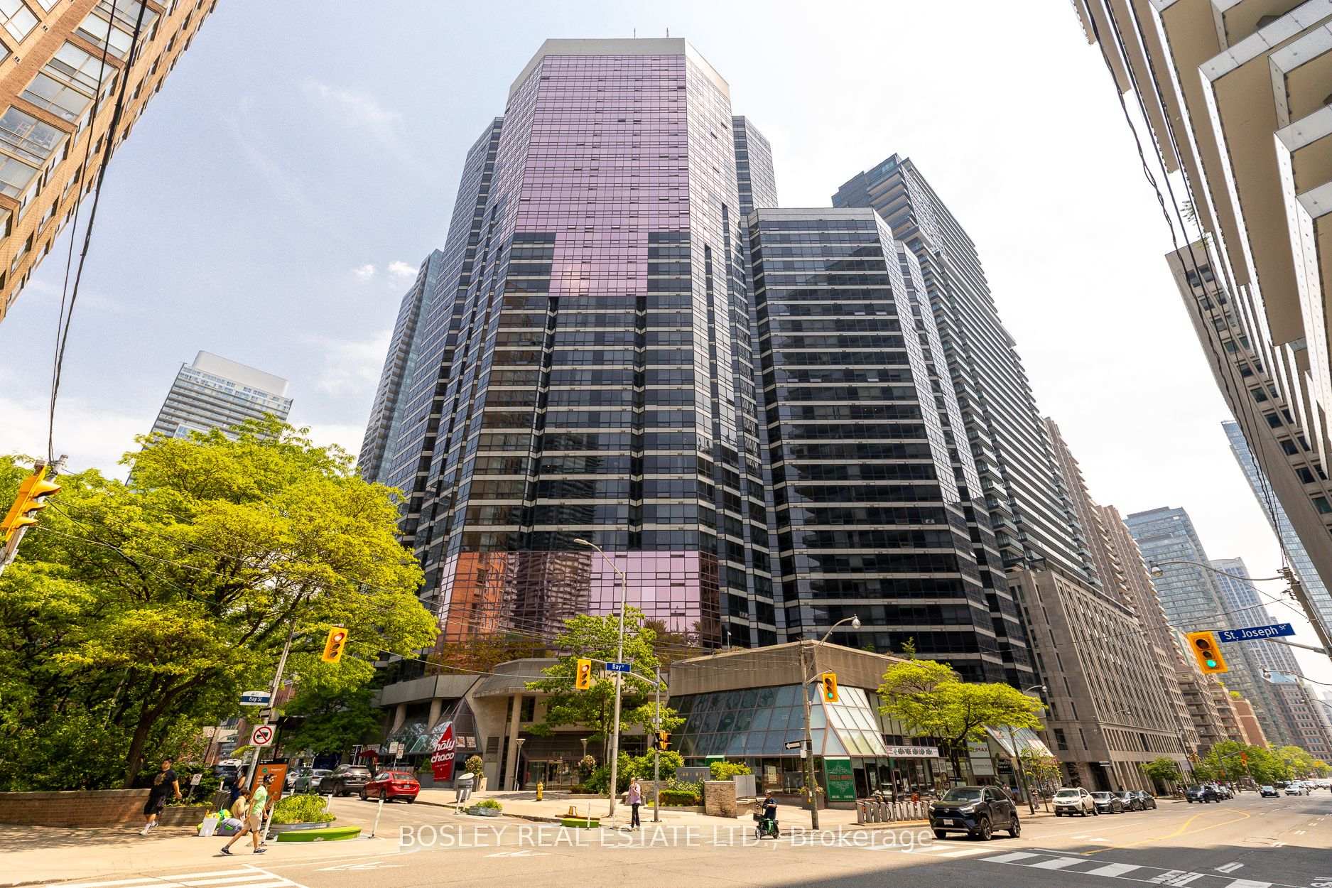 Photo 6 of Unit 1812, 1001 Bay Street, Toronto, Bay Street Corridor — HOMEH