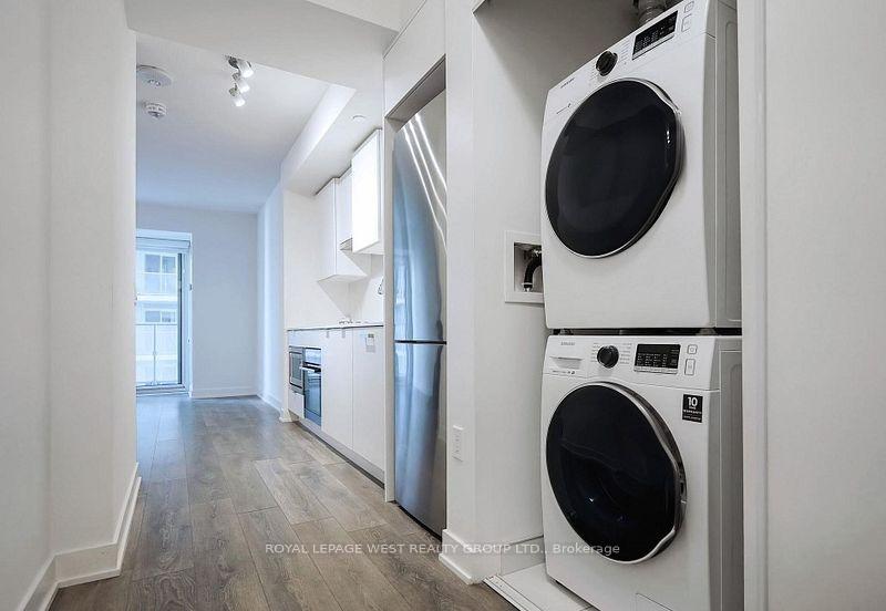 Photo 7 of Unit 1401, 195 Redpath Avenue, Toronto, Mount Pleasant West — HOMEH