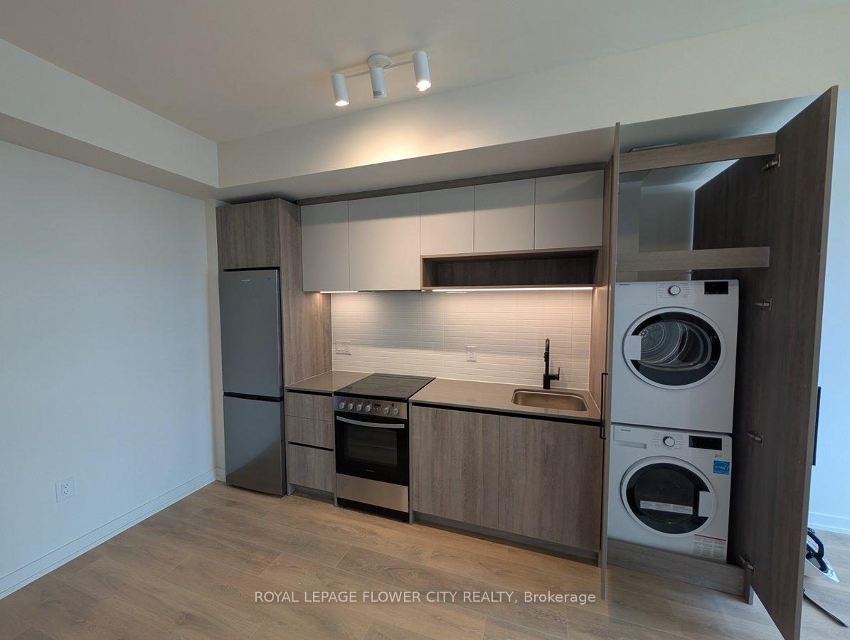 Photo 2 of Unit 903, 181 Sterling Road, Toronto, Dufferin Grove — HOMEH