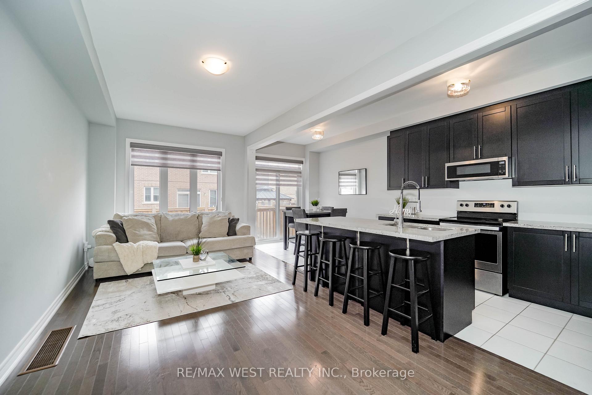 Photo 3 of 12 Adventura Road, Brampton, Northwest Brampton — HOMEH
