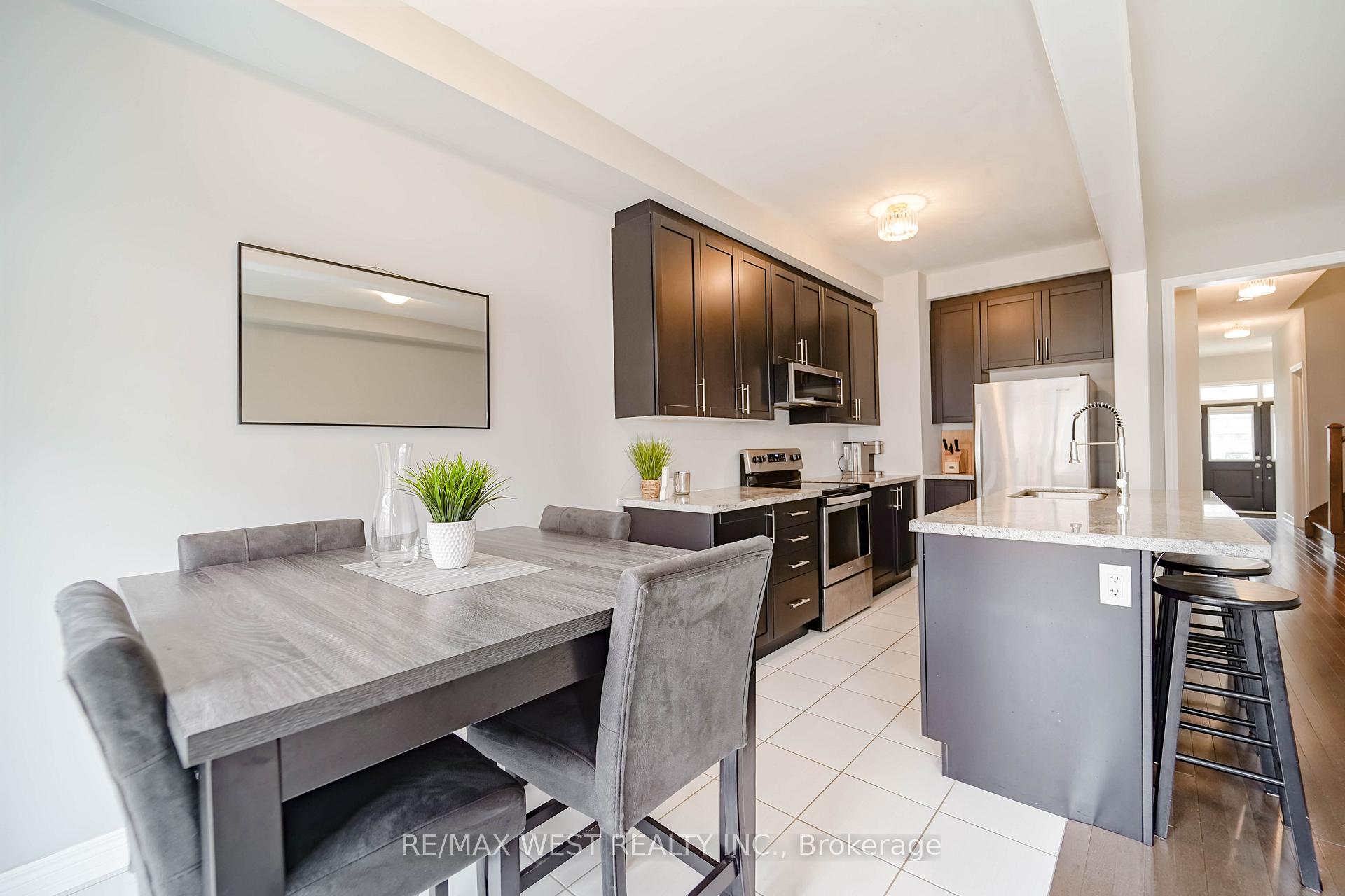 Photo 5 of 12 Adventura Road, Brampton, Northwest Brampton — HOMEH