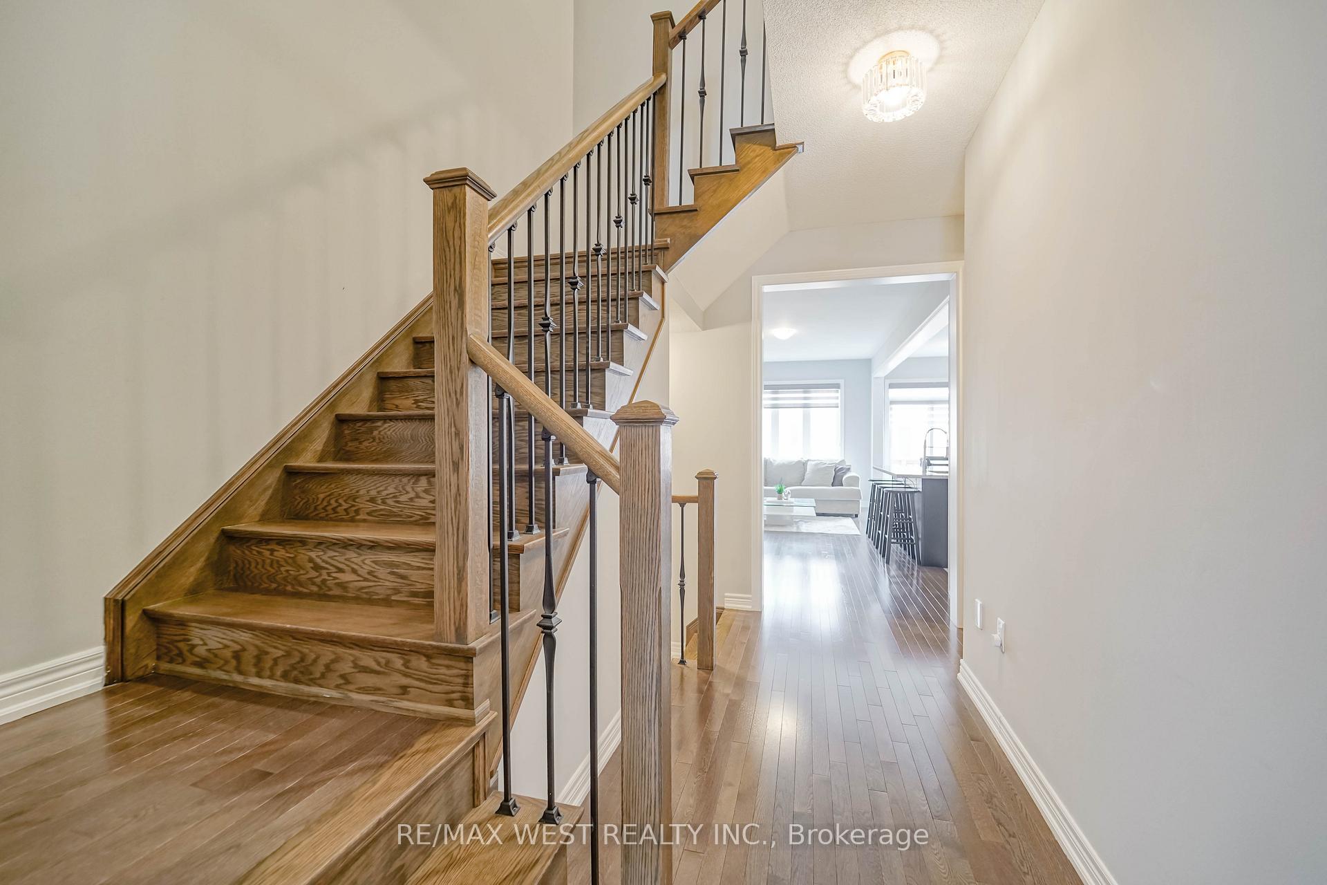 Photo 8 of 12 Adventura Road, Brampton, Northwest Brampton — HOMEH
