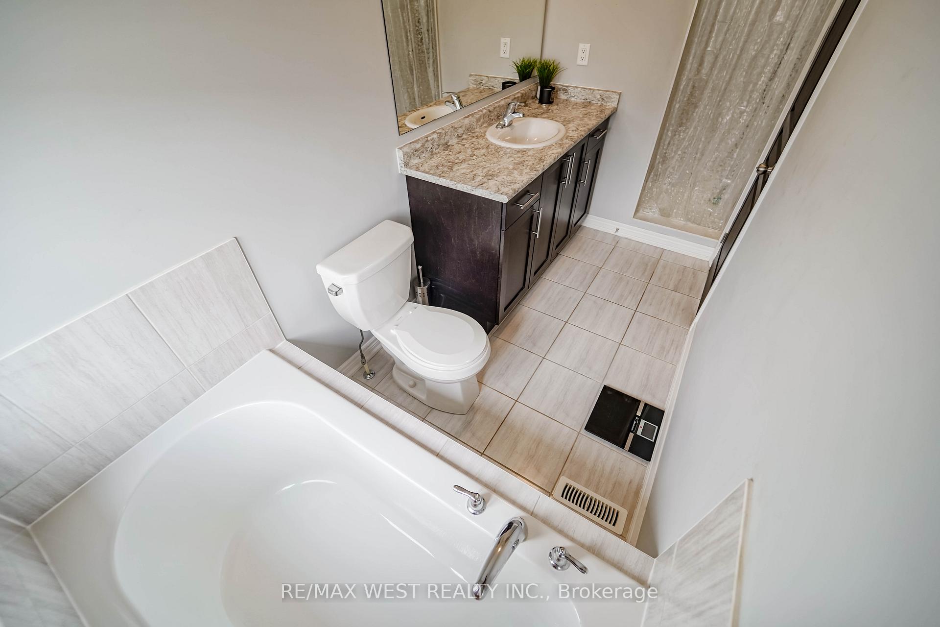 Photo 2 of 12 Adventura Road, Brampton, Northwest Brampton — HOMEH