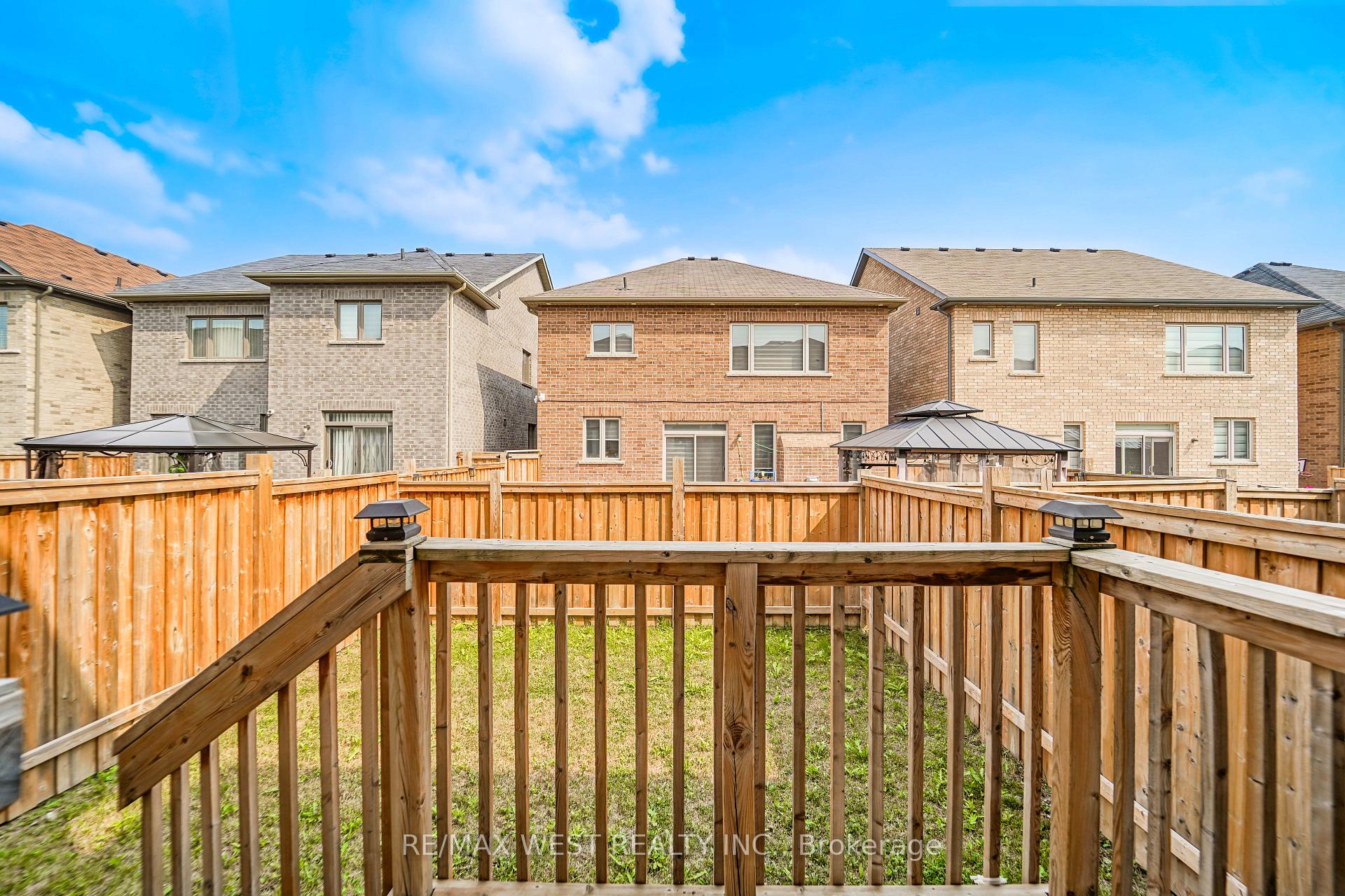 Photo 11 of 12 Adventura Road, Brampton, Northwest Brampton — HOMEH