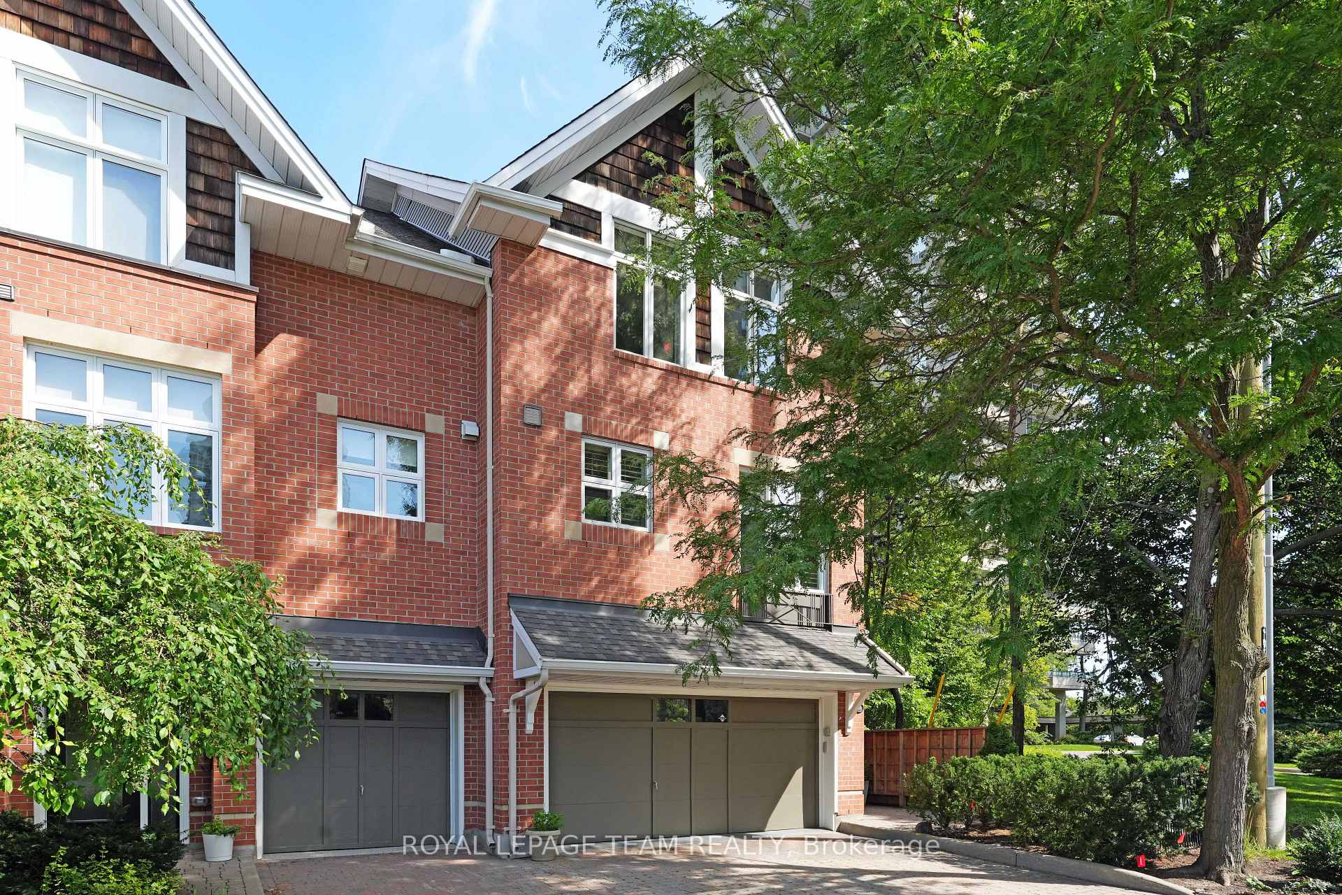 Front of 201 Clearview Avenue
