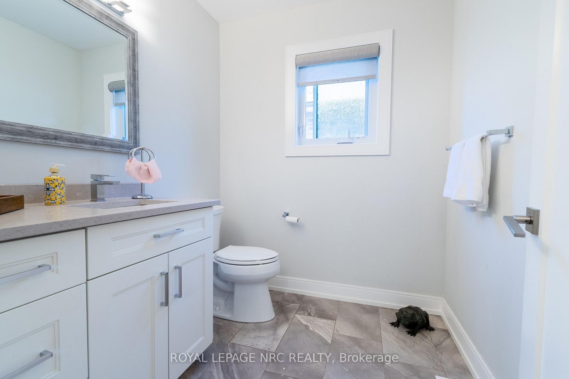 Photo 5 of 126 Lametti Drive, Pelham, Fonthill — HOMEH